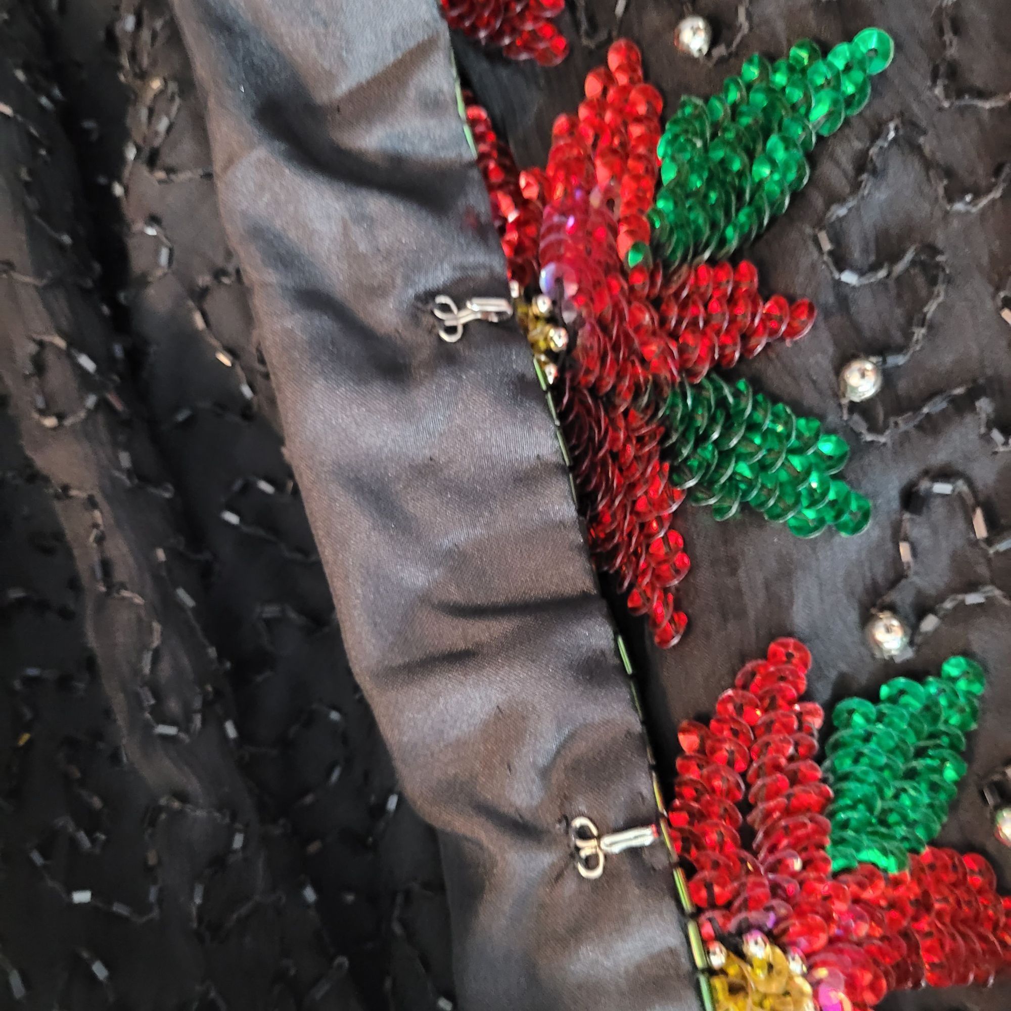 Vintage Vtg 80s Black Silk Red Poinsettia Beaded Jacket Cardigan Sz Size S / US 4 / IT 40 - 6 Thumbnail