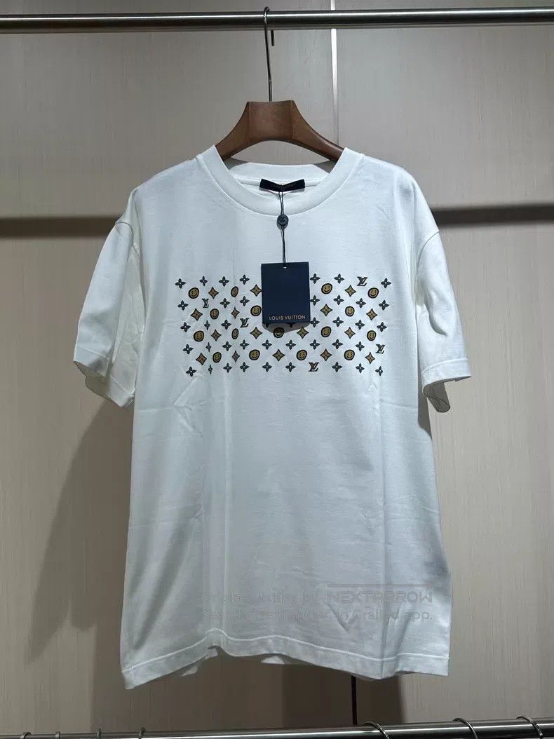 Louis Vuitton Louis Vuitton 25 New X KAWS Co-branded Short Sleeve Size US M / EU 48-50 / 2 - 1 Thumbnail