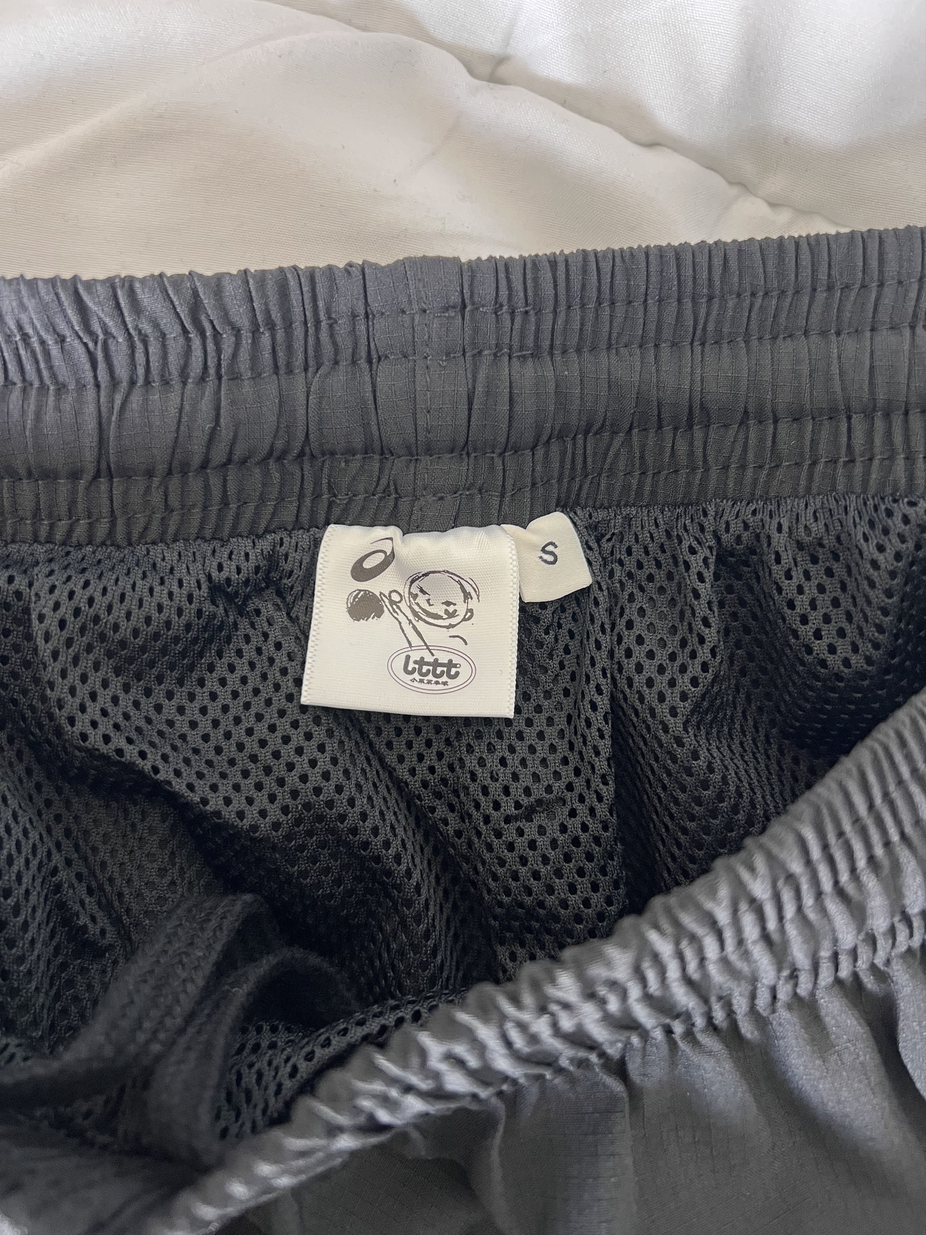 Asics Little Tokyo Table Tennis Asics Chopped Shorts in Black Size US 30 / EU 46 - 7 Thumbnail