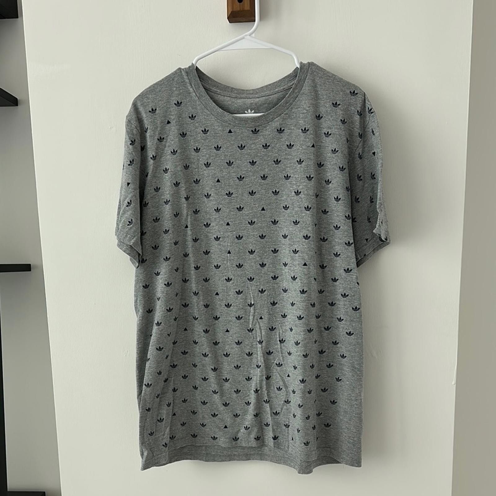 Adidas Adidas Gray Short Sleeve Tee with Pattern Size US L / EU 52-54 / 3 - 1 Thumbnail