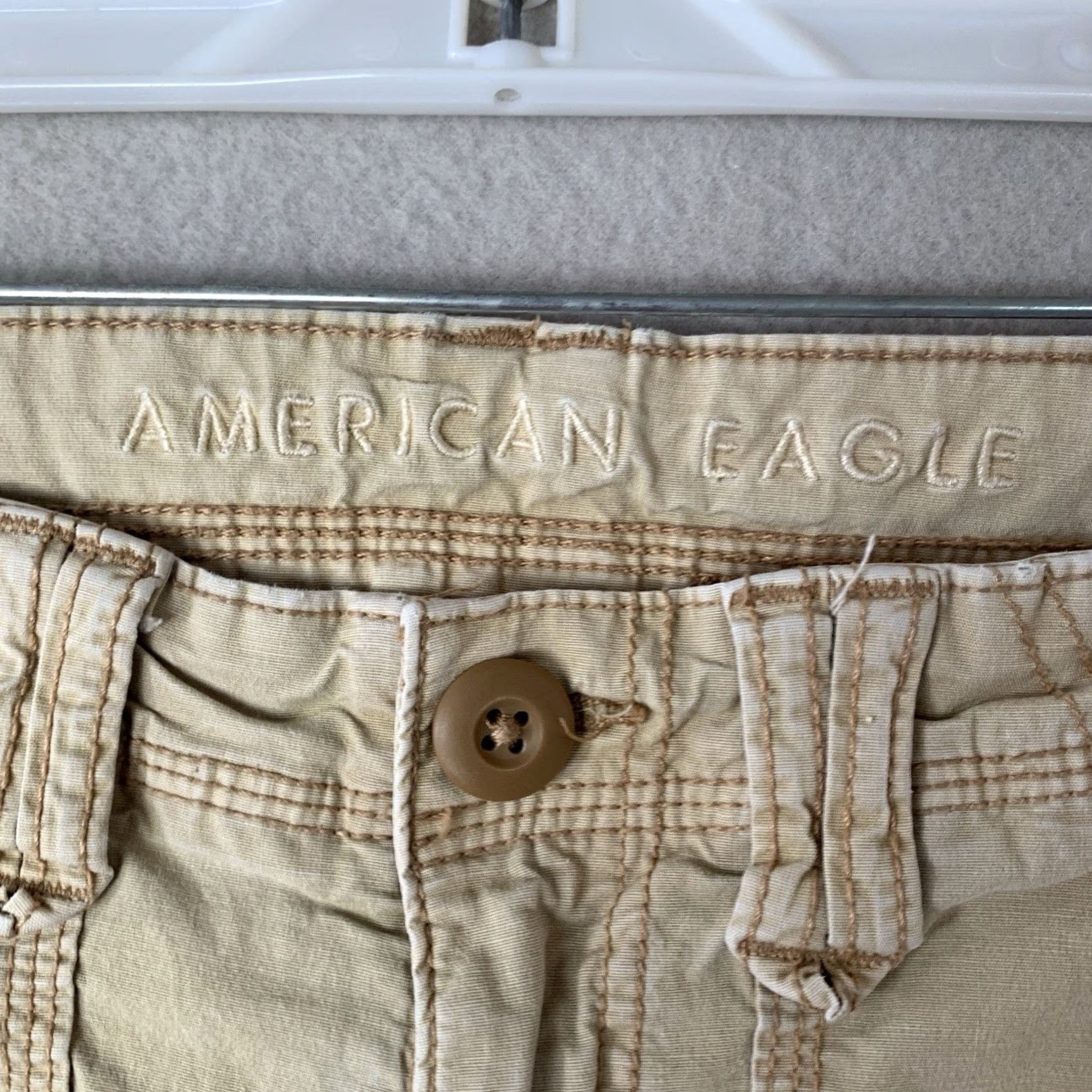 American Eagle Outfitters VINTAGE American Eagle Pant Women 4 Beige Baggy Jogger Cargo Utility Y2K Streetwear Size 27" / US 4 / IT 40 - 3 Thumbnail