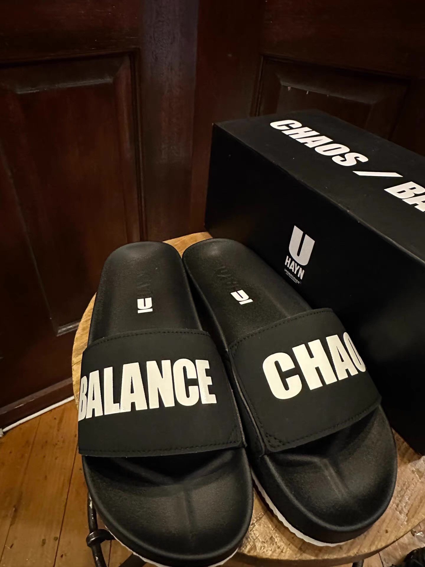 Undercover UNDERCOVER 'CHAOS/BALANCE' Printed Slides Ｑ25 Size US 7 / EU 40 - 2 Thumbnail