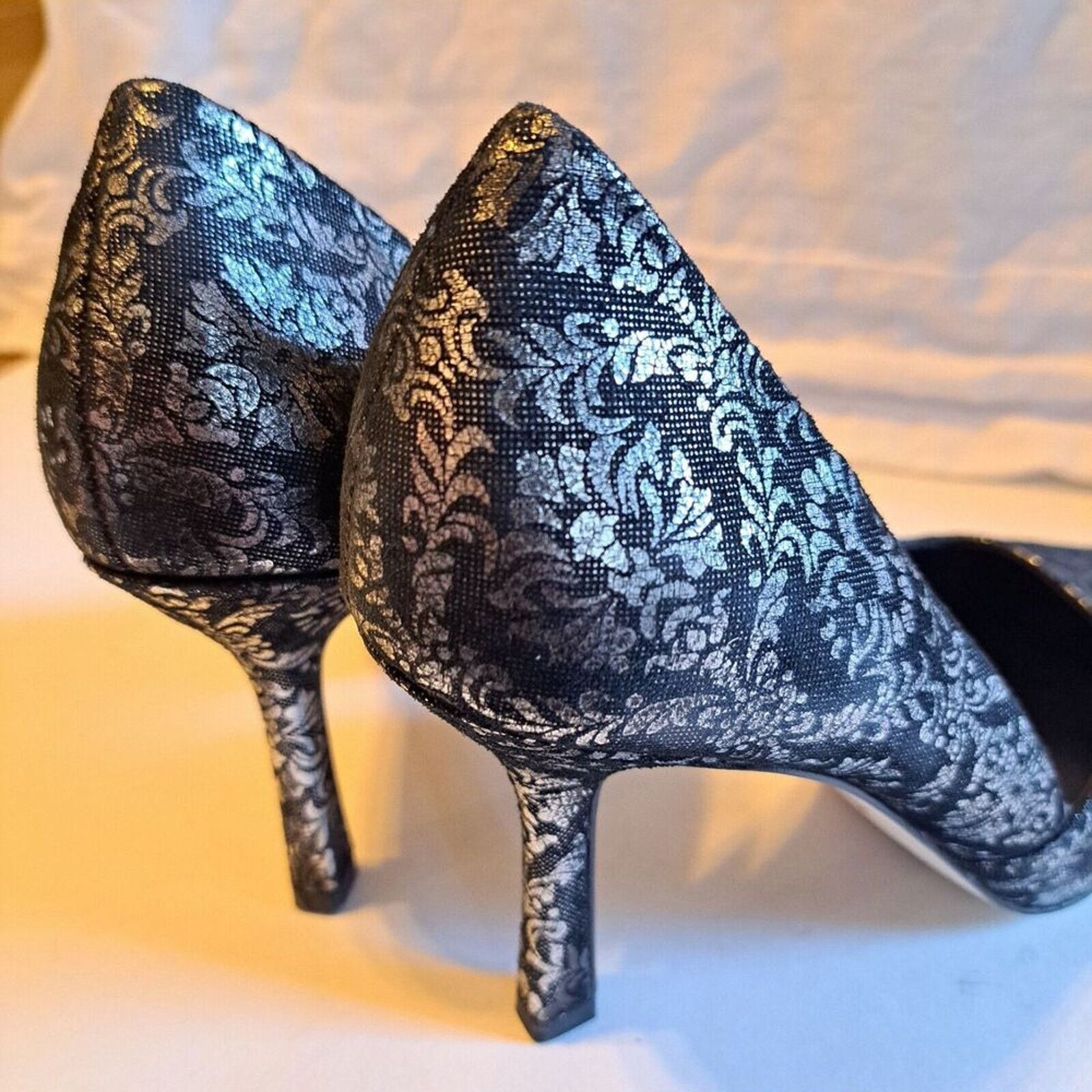 Donald Pliner Donald Pliner Pola Brocade Slip-On Metallic Heels 7.5M New! Size US 7.5 / IT 37.5 - 14 Thumbnail