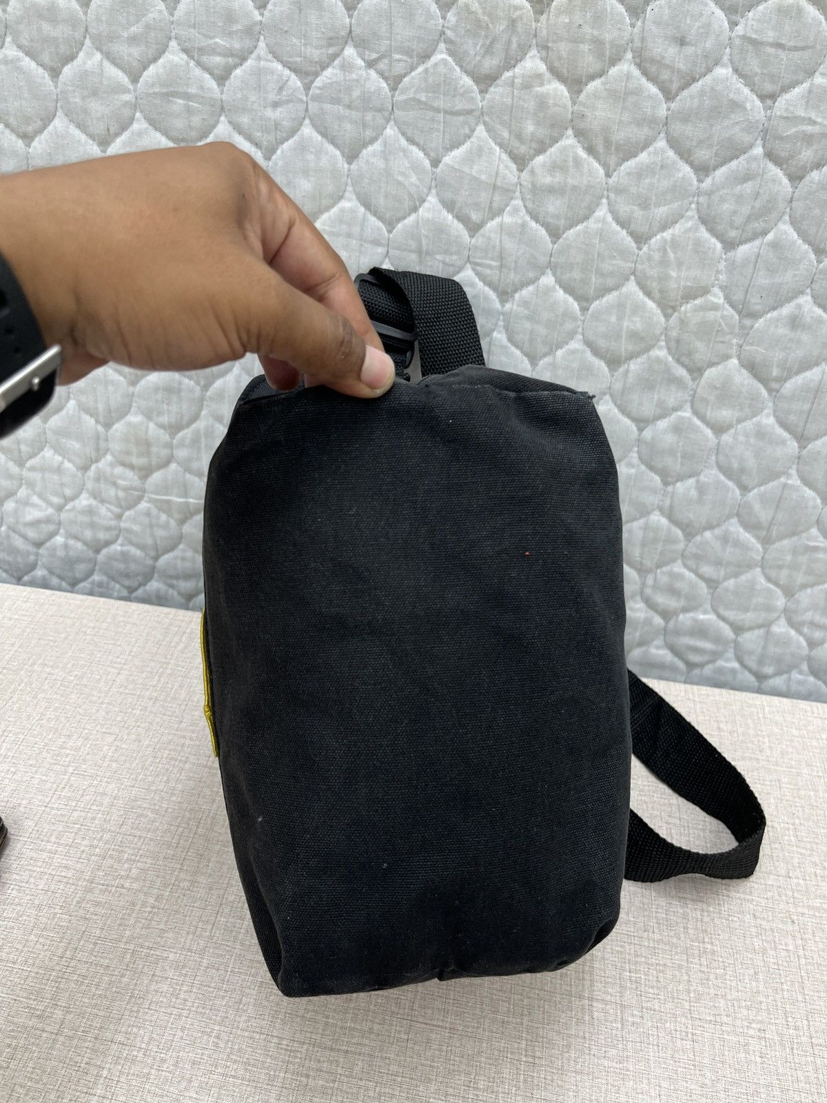 BEAMS GOTHAM CITY SLING BAG