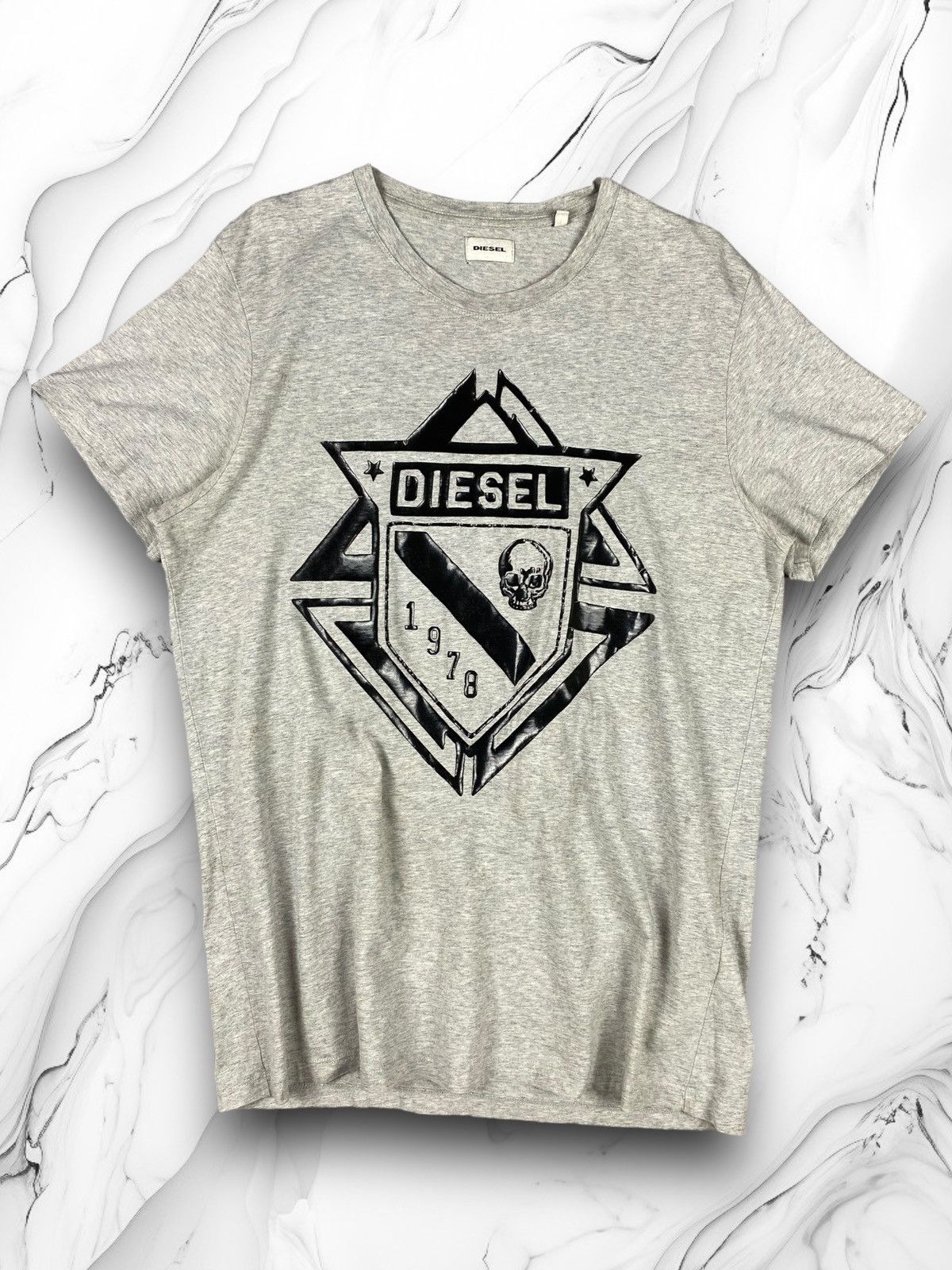 Diesel × Vintage Vintage Diesel Y2K Big Logo Tee T Shirt Size L Size US L / EU 52-54 / 3 - 1 Thumbnail