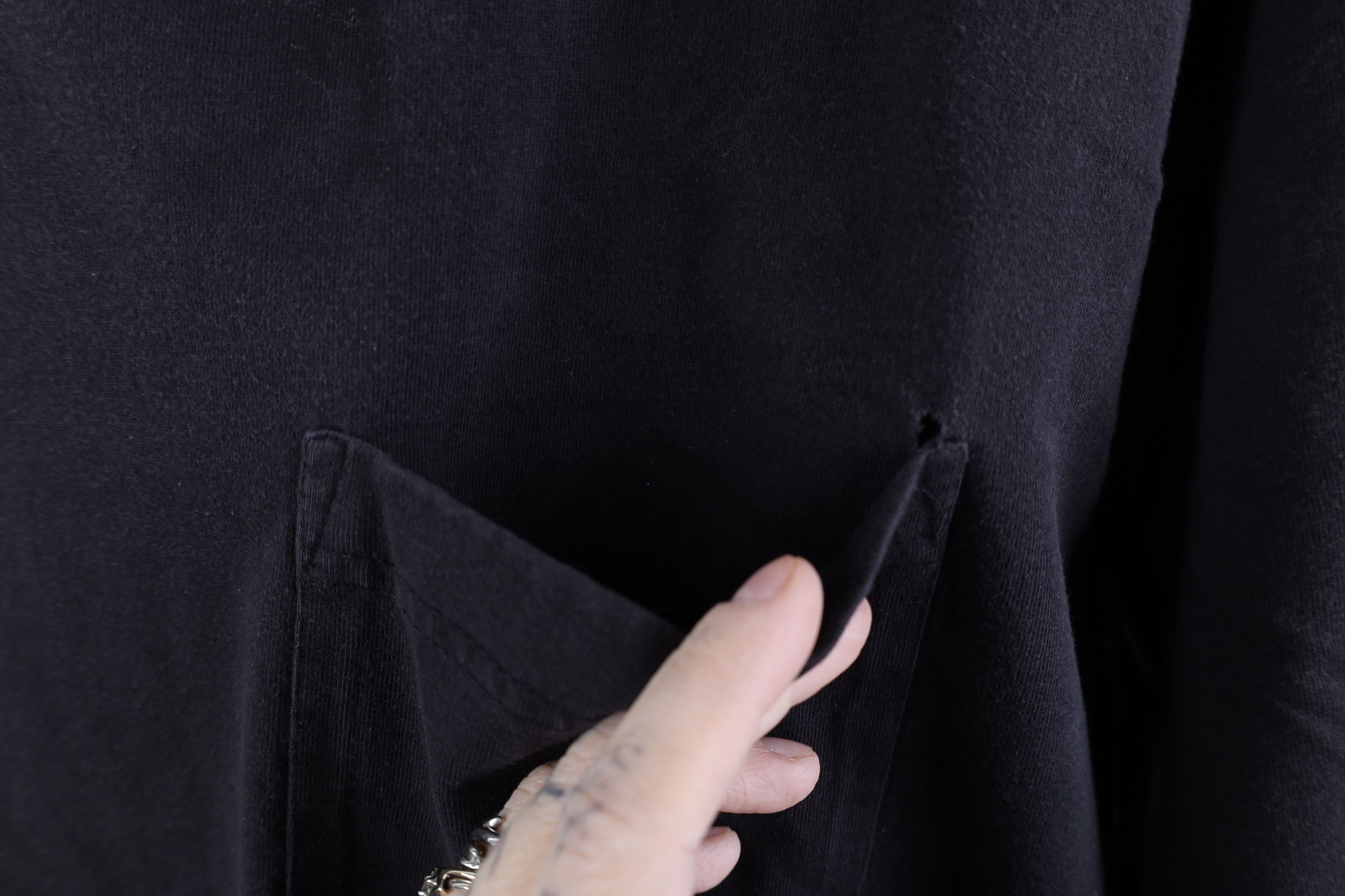 Vintage Vintage 90s Streetwear Blank Cotton Pocket T-Shirt Black Size US L / EU 52-54 / 3 - 5 Thumbnail