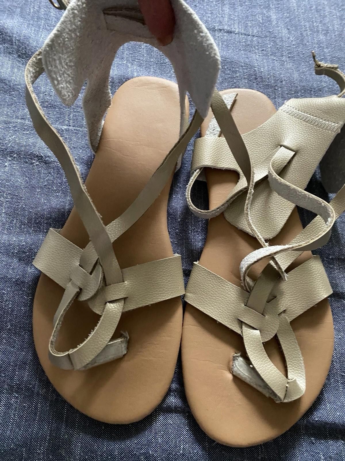 The Unbranded Brand Gold Flat Sandals Women Europe Size 39 Size US 8 / IT 38 - 1 Thumbnail