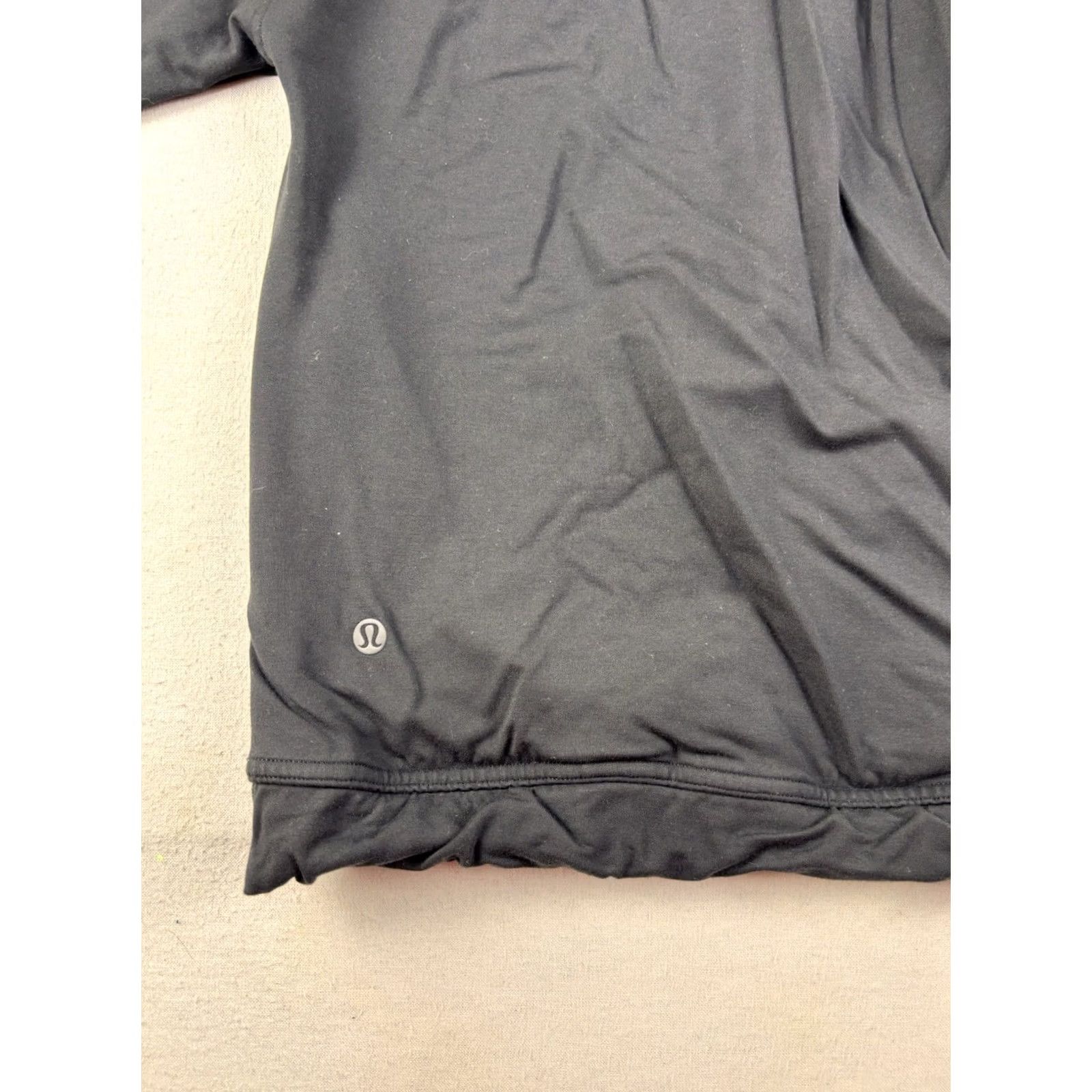 Lululemon LULULEMON Sweatshirt Women’s 10 Black Twisted & Tucked Pullover Hoodie Open Back Sweatshirt Open Back Size L / US 10 / IT 46 - 5 Thumbnail