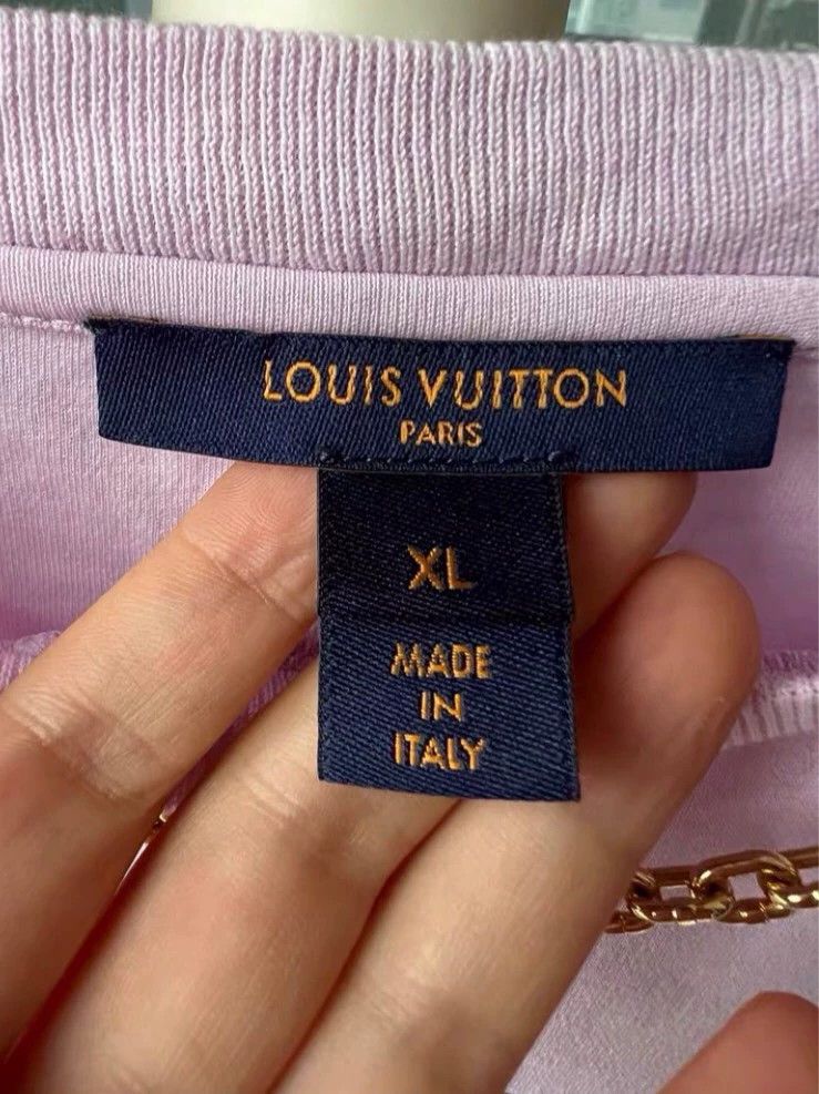 Louis Vuitton Louis Vuitton Valentine's Day Limited Short Sleeve T-Shirt Size US XL / EU 56 / 4 - 2 Thumbnail