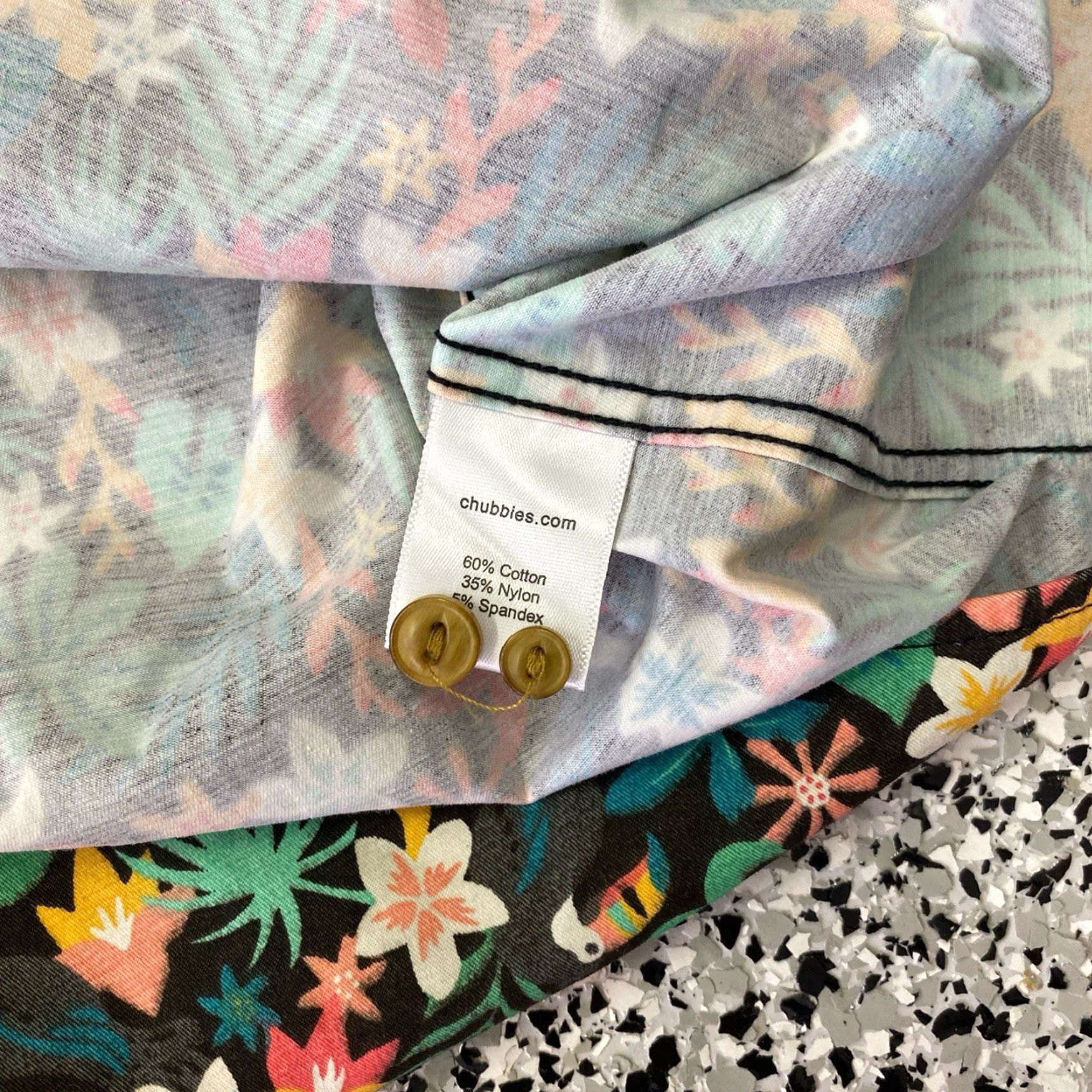 Chubbies Chubbies Weekend Wear Short Sleeve Popover Shirt floral Print Men’s Large Shirt Short Sleeve Casual Button-Up Size US L / EU 52-54 / 3 - 4 Thumbnail