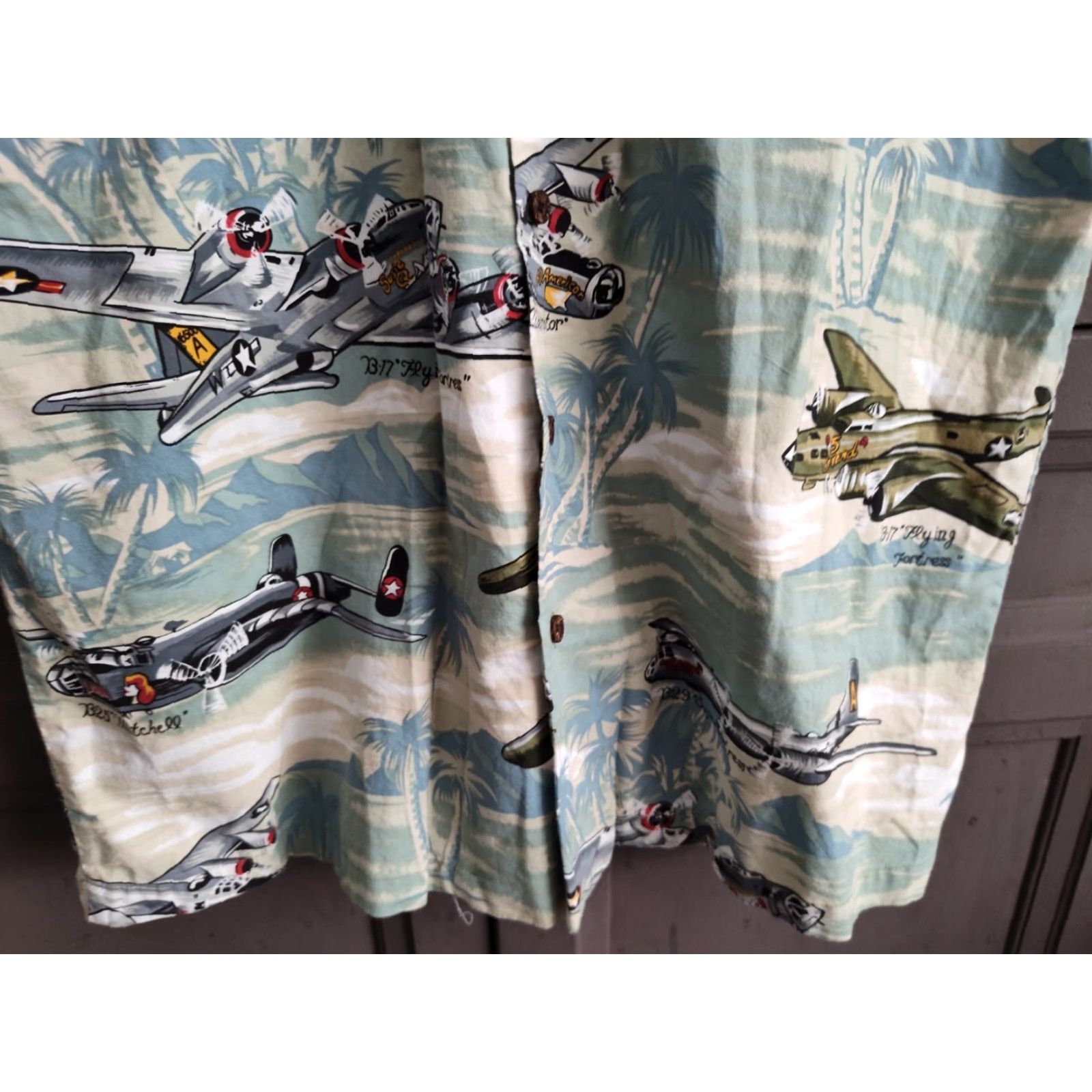 Vintage VINTAGE Kalaheo Men's L Hawaiian WWII Bomber Airplane Print Short Sleeve Button-Up Shirt Made in USA Size US L / EU 52-54 / 3 - 2 Thumbnail