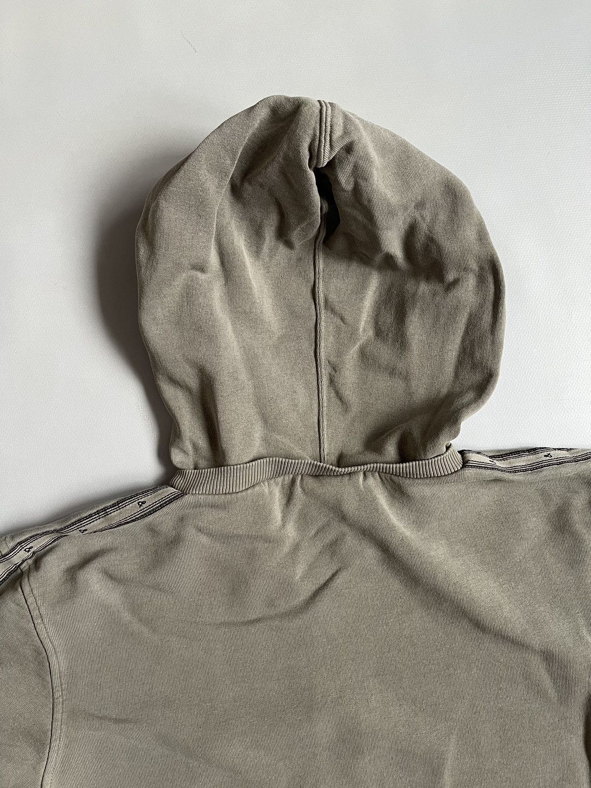 Dolce & Gabbana Vintage 90s Dolce & Gabbana Beige Pocket V Neck Hoodie Size US M / EU 48-50 / 2 - 10 Thumbnail