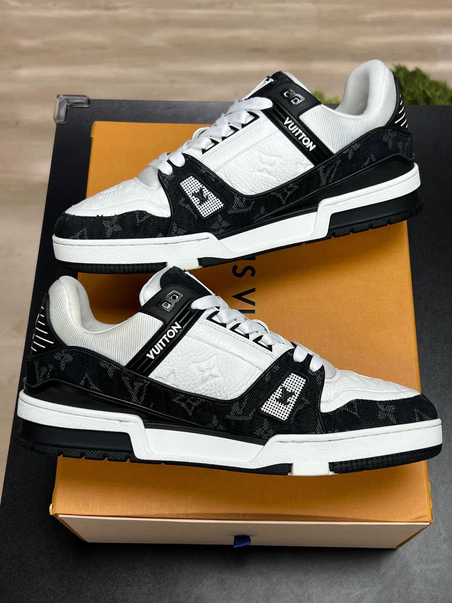 Louis Vuitton LV Trainer Sneakers K15 Size US 8 / EU 41 - 6 Thumbnail