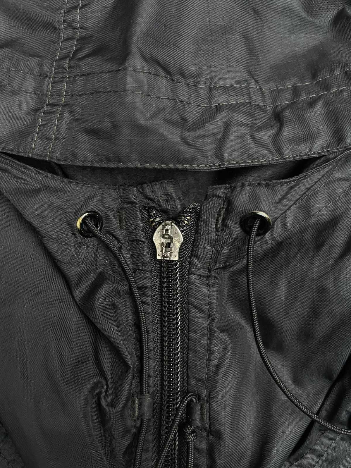 Nike ACG Vintage Nike ACG Pullover Windbreaker Black Hooded Jacket Size US L / EU 52-54 / 3 - 7 Thumbnail