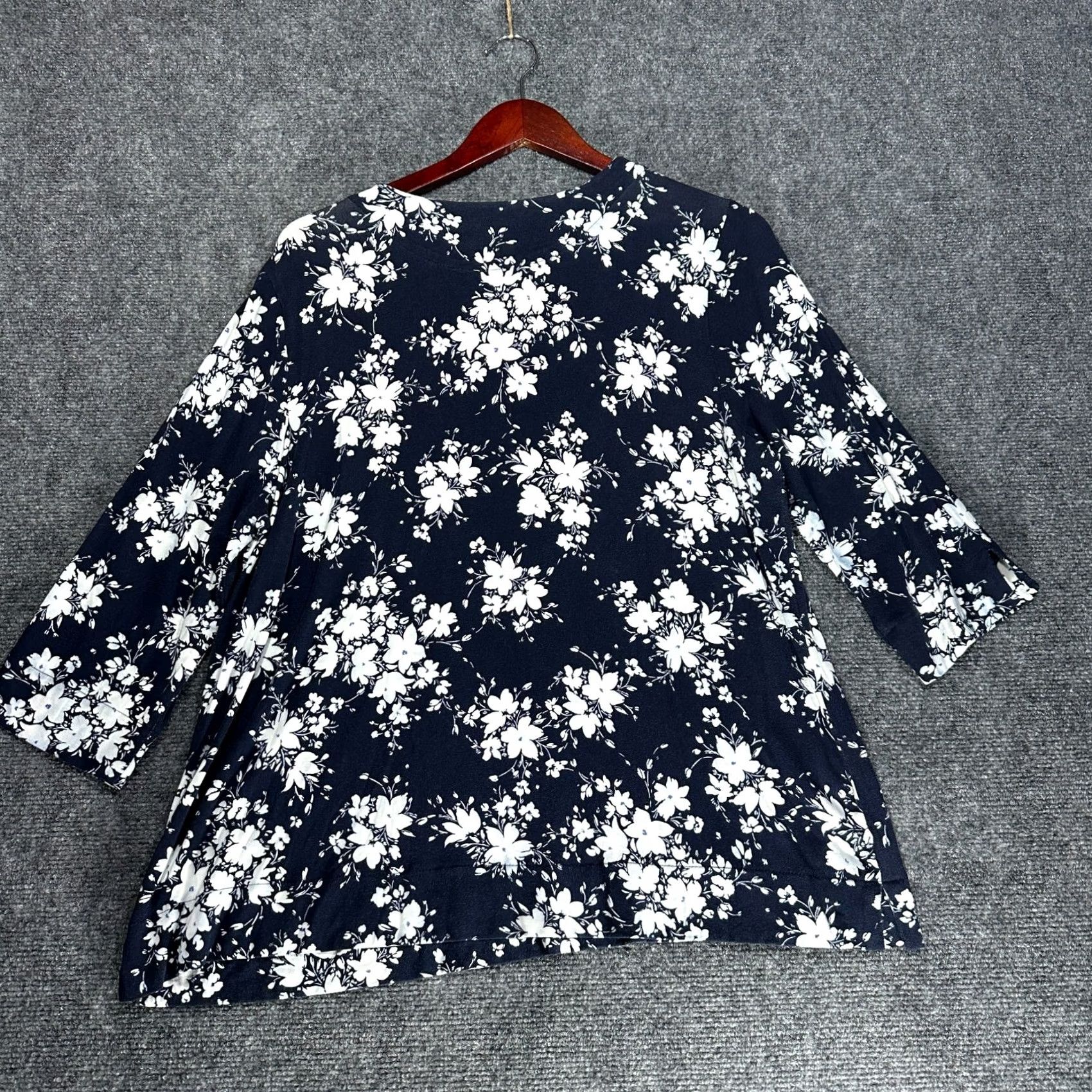 J. Jill J. Jill Top Womens Large Wearever Collection 3/4 Sleeve Navy Blue White Floral Shirt Blouse Casual Travel Modern Womens Size L / US 10 / IT 46 - 7 Thumbnail