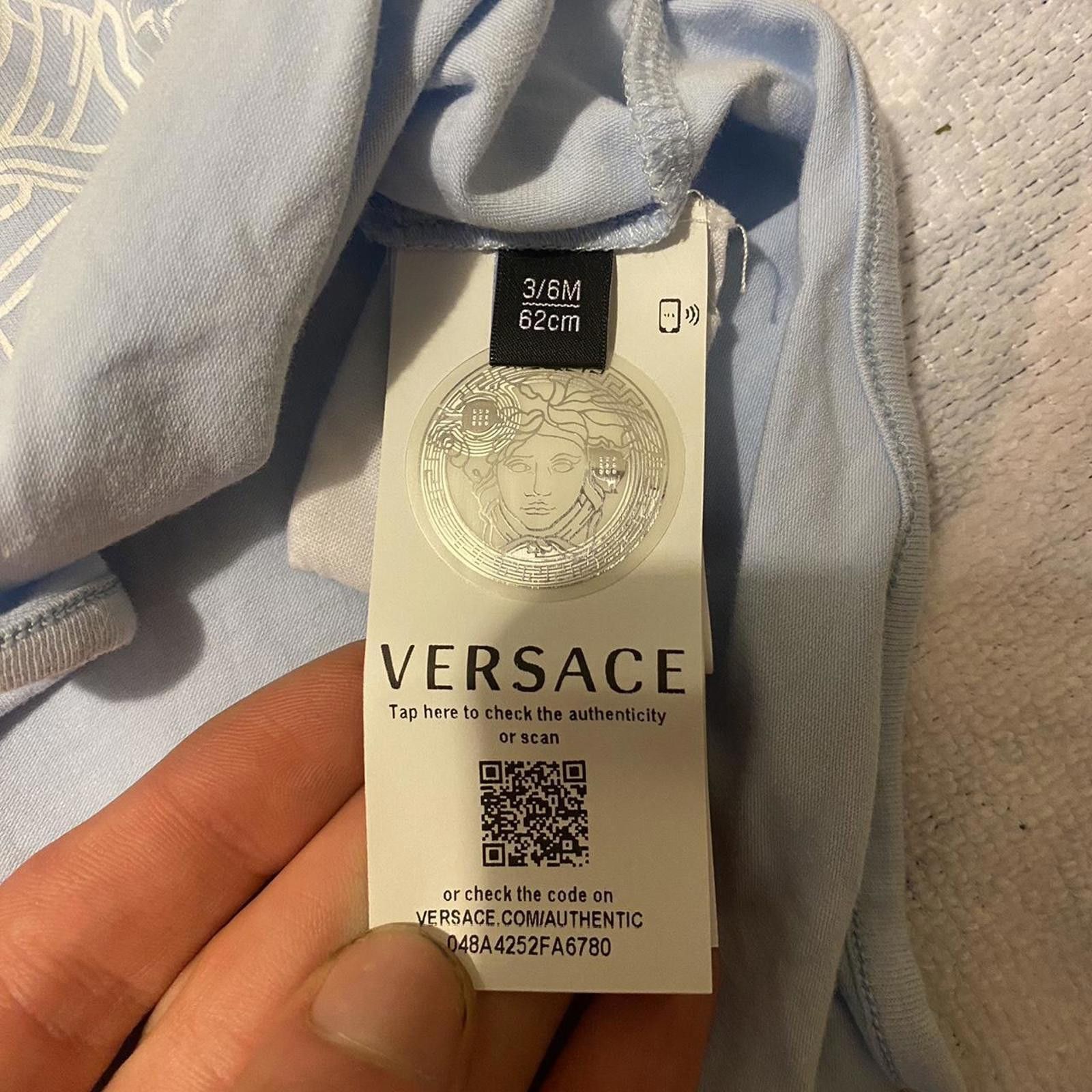 Versace Versace Baby Bodysuit with Medusa Logo Size US 26 / EU 42 - 4 Thumbnail