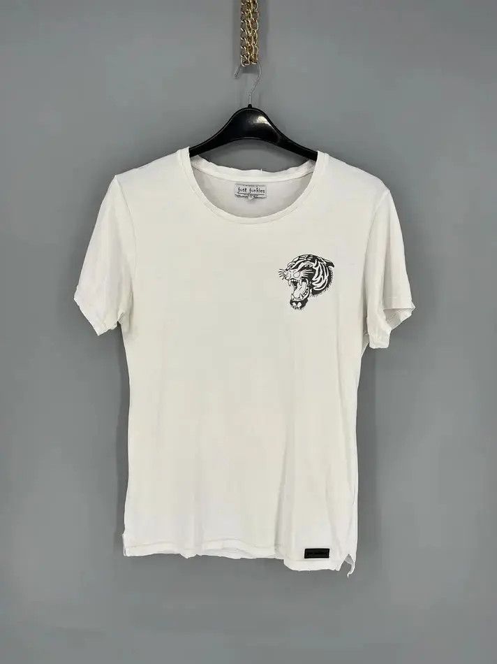 Vintage Vintage Just junkies Tshirt Streetwear Style Size US S / EU 44-46 / 1 - 2 Thumbnail