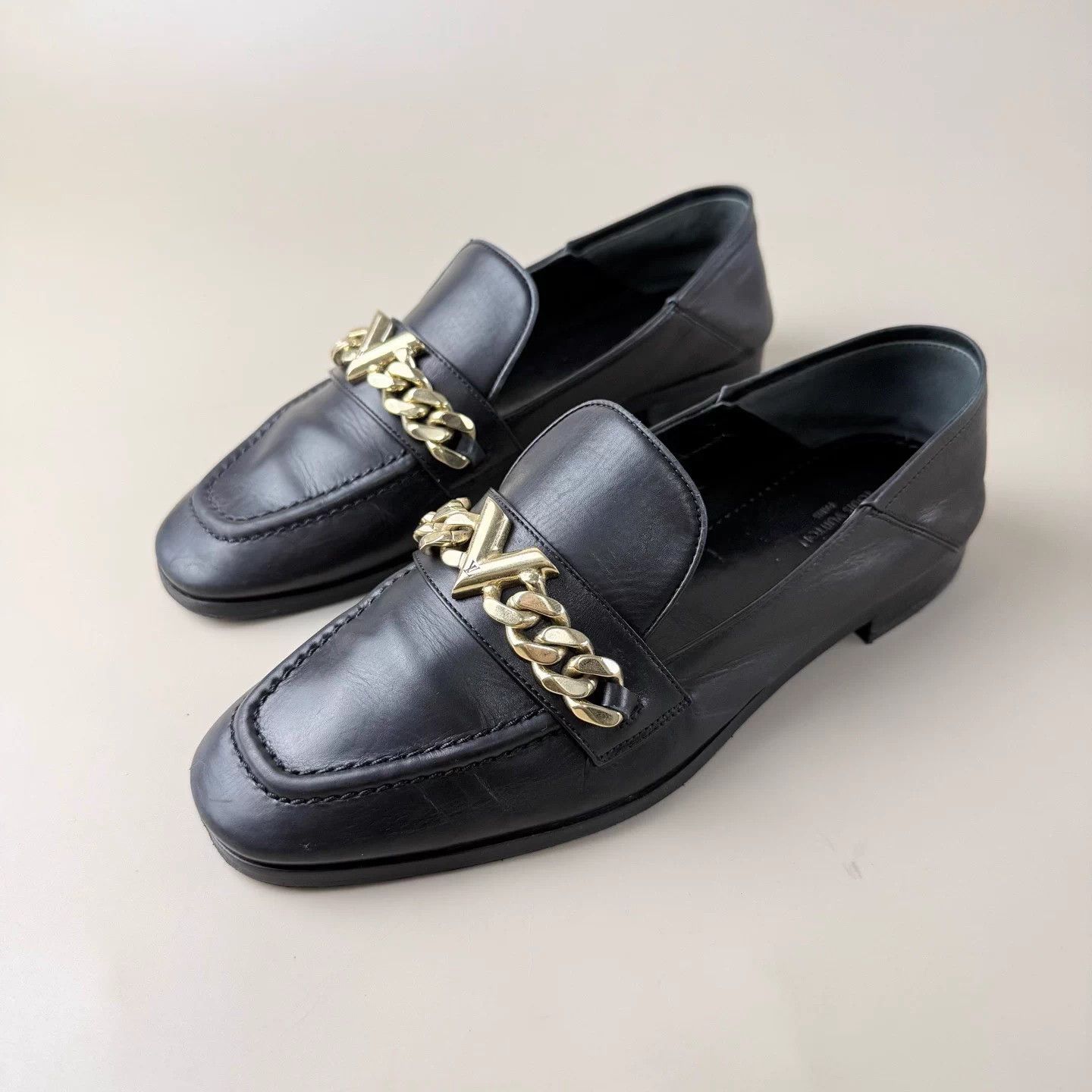 Louis Vuitton LV Black Gold Chain Logo Loafer 37 95 New YLP4642 Size US 6 / IT 36 - 1 Thumbnail