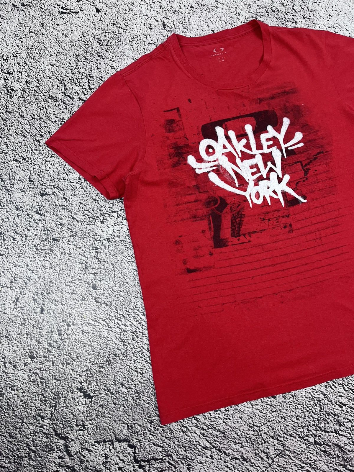 Oakley Oakley New York Graffiti Logo T shirt Size L GorpCore Size US L / EU 52-54 / 3 - 2 Thumbnail