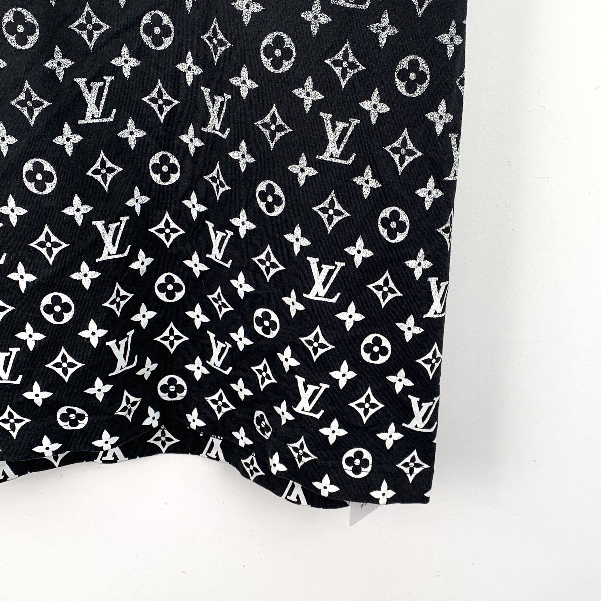 Louis Vuitton Louis Vuitton Monogram Gradient T-Shirt Black (XXL) Size US XXL / EU 58 / 5 - 4 Thumbnail