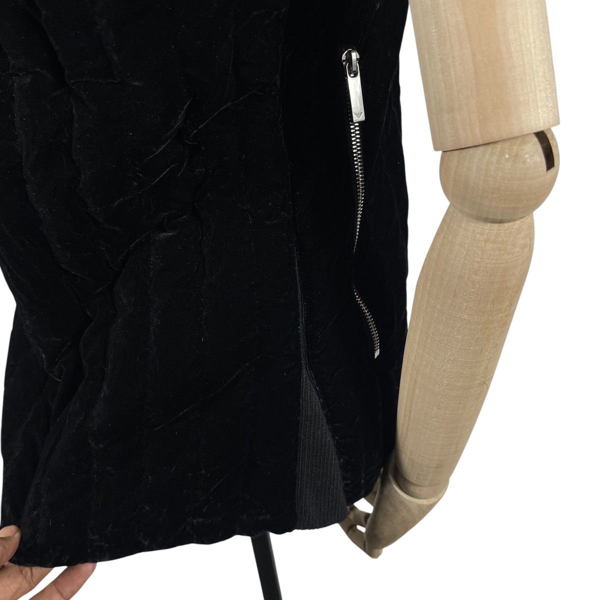 Emporio Armani Emporio Armani Velvet Duck Down Jacket Size M / US 6-8 / IT 42-44 - 6 Thumbnail