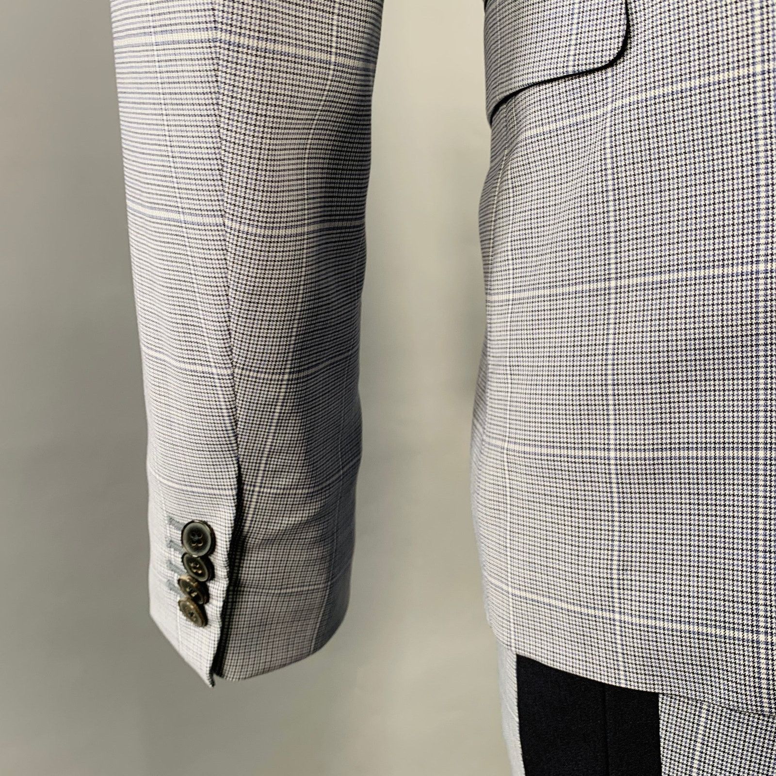 Valentino VALENTINO Size 38 Blue Grey Plaid Wool Notch Lapel Suit Size 38R - 7 Thumbnail