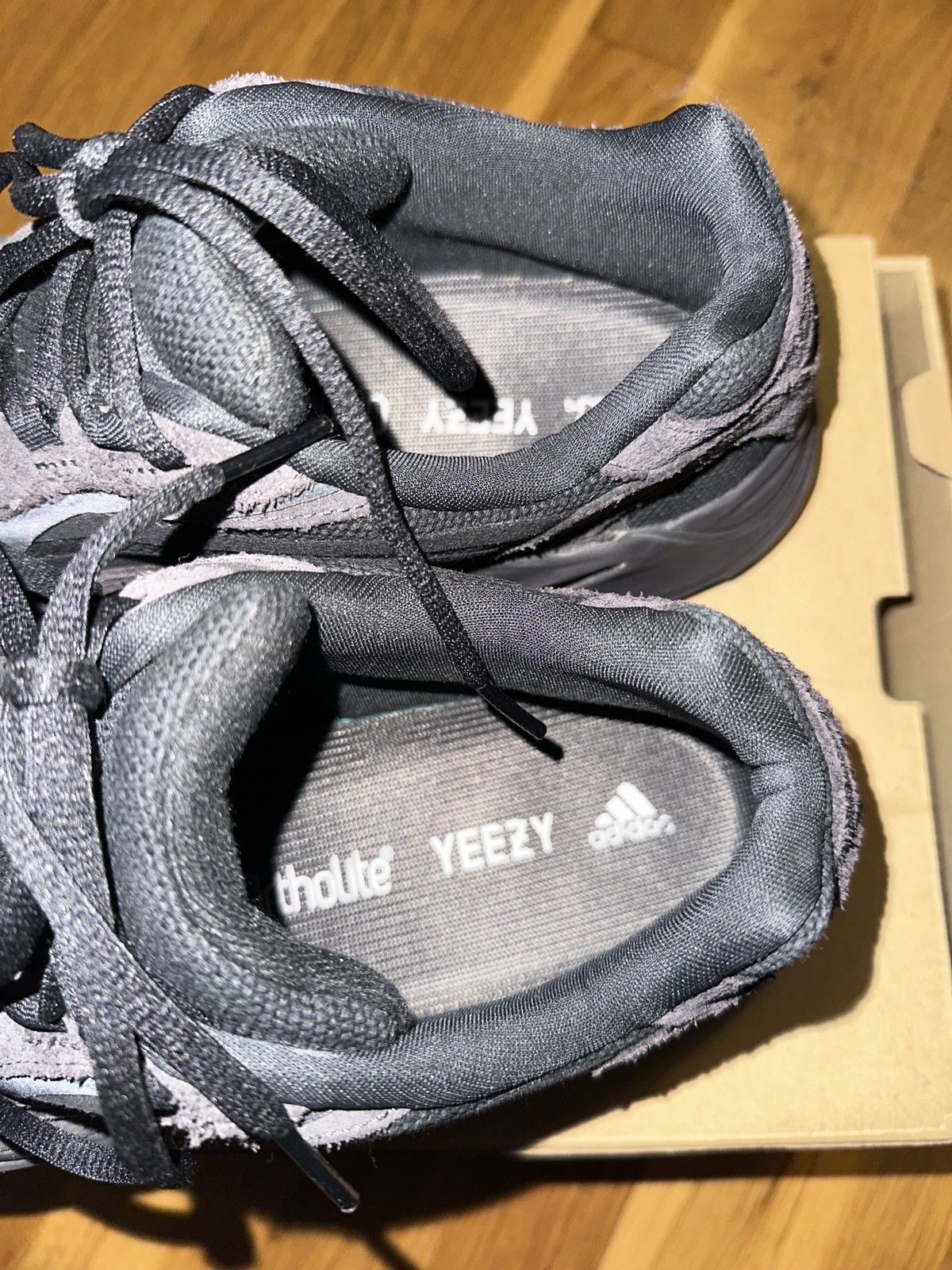 Adidas × Yeezy Yeezy boost 700 vanta Size US 9 / EU 42 - 4 Thumbnail