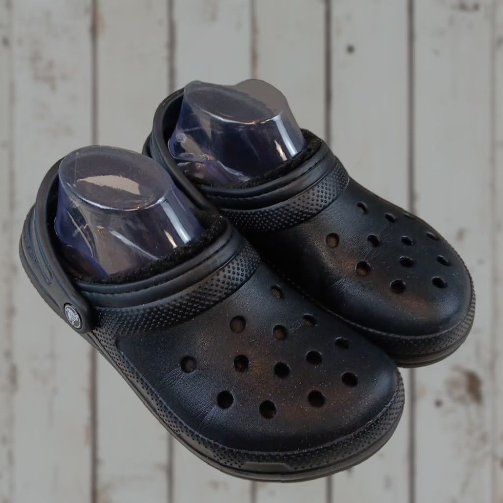 Crocs Crocs Women’s Sandal Slip-On Black Faux Fur Lining Lightweight Clog Sandals 7 US Women Size US 7 / IT 37 - 1 Thumbnail