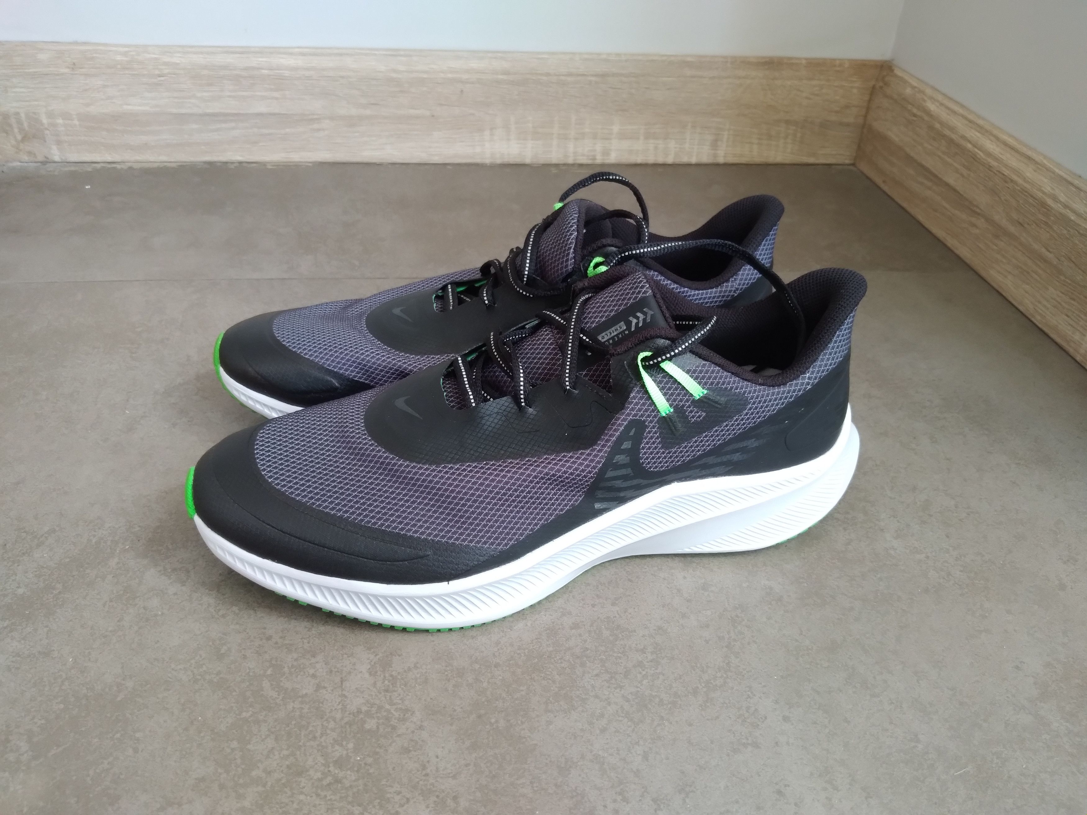 Nike Nike Quest 3 Shield / Running Shoe Size US 11 / EU 44 - 2 Thumbnail