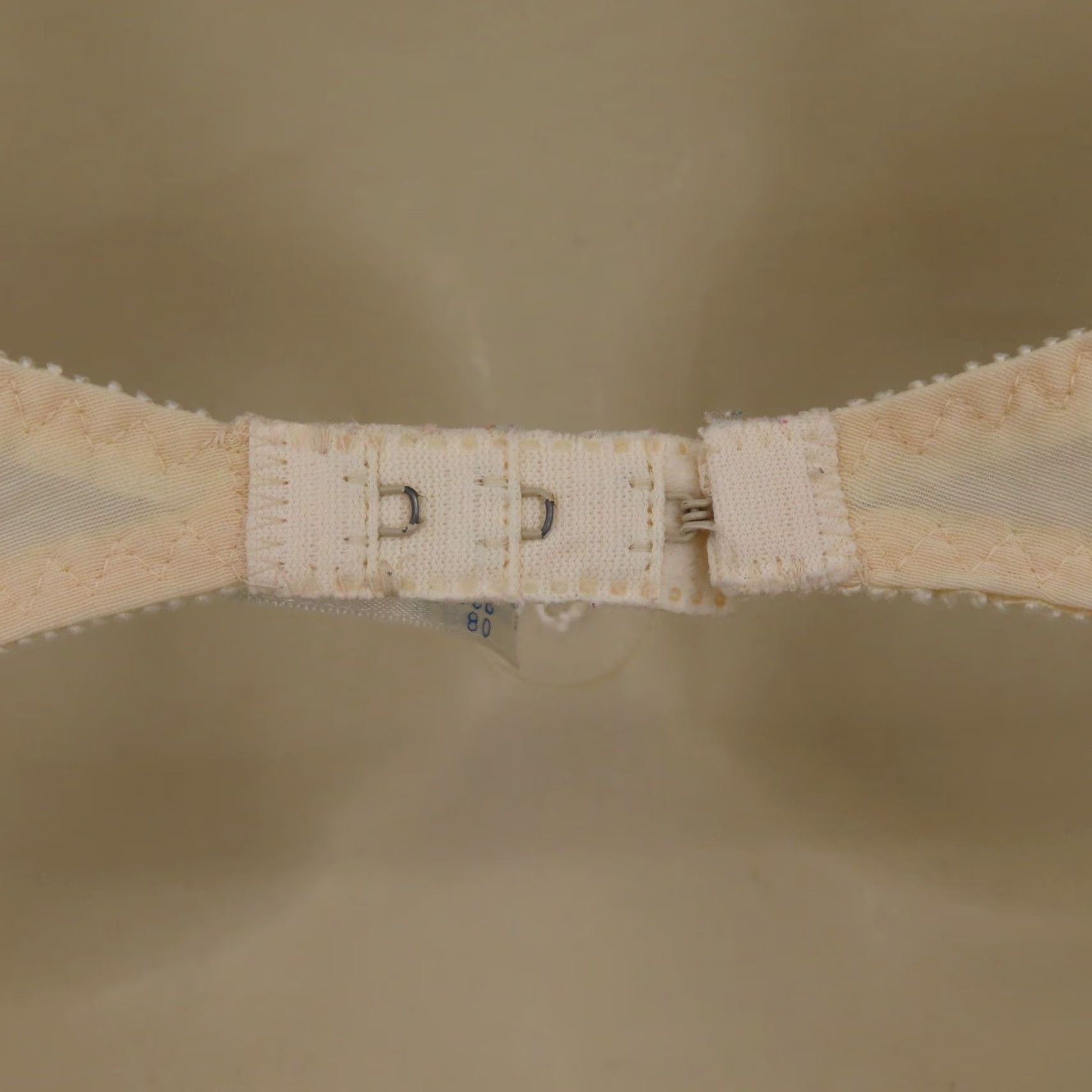 JCPenney VINTAGE J. C. Penney Fantasia Bra 36B Cream Underwire Lined Lace Satin Rosette 7236 Womens Size ONE SIZE - 6 Thumbnail