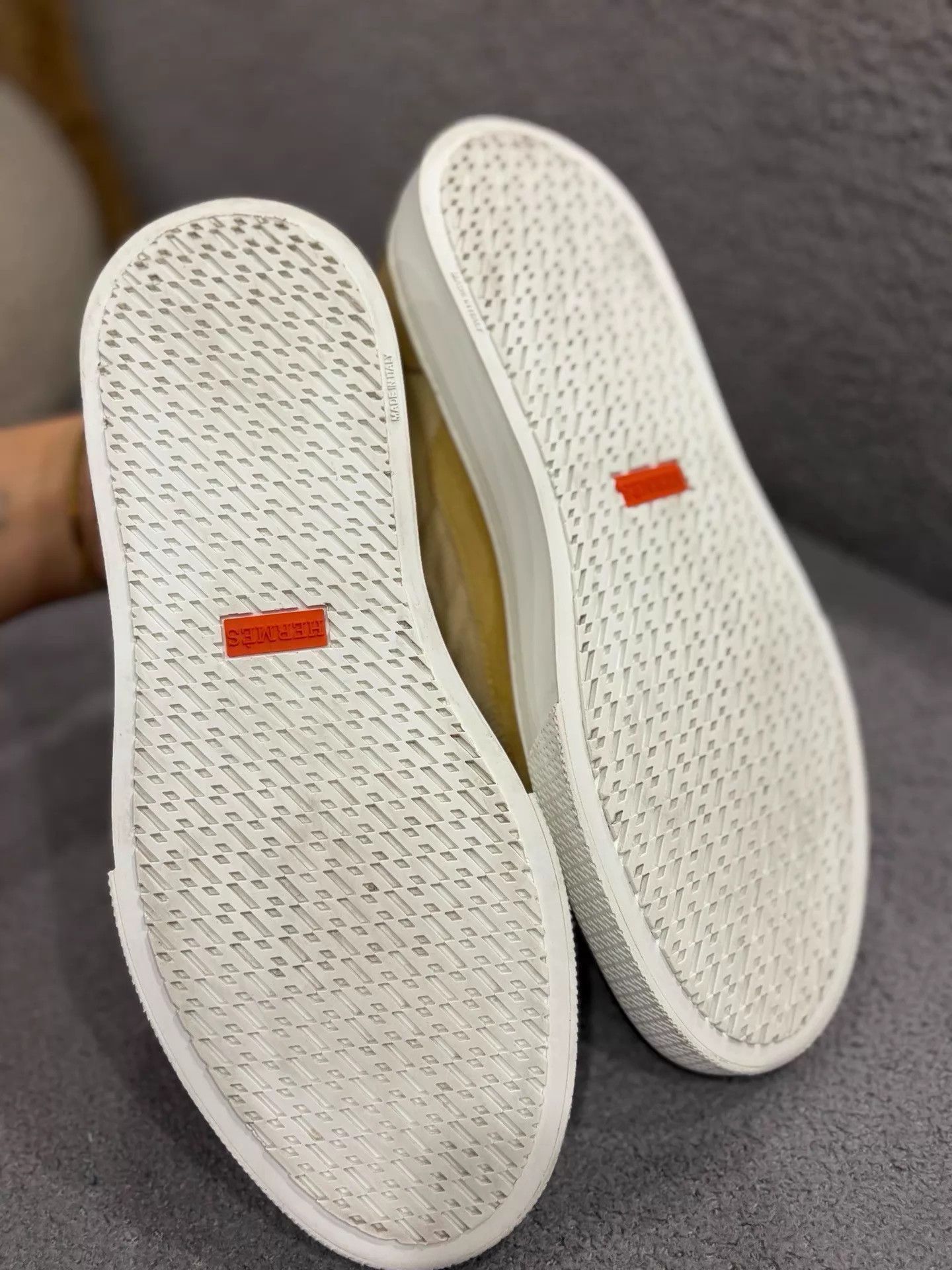 Hermes Hermes Women's Cream Classic Sneaker 99 New 38 EU Size US 7.5 / IT 37.5 - 4 Thumbnail