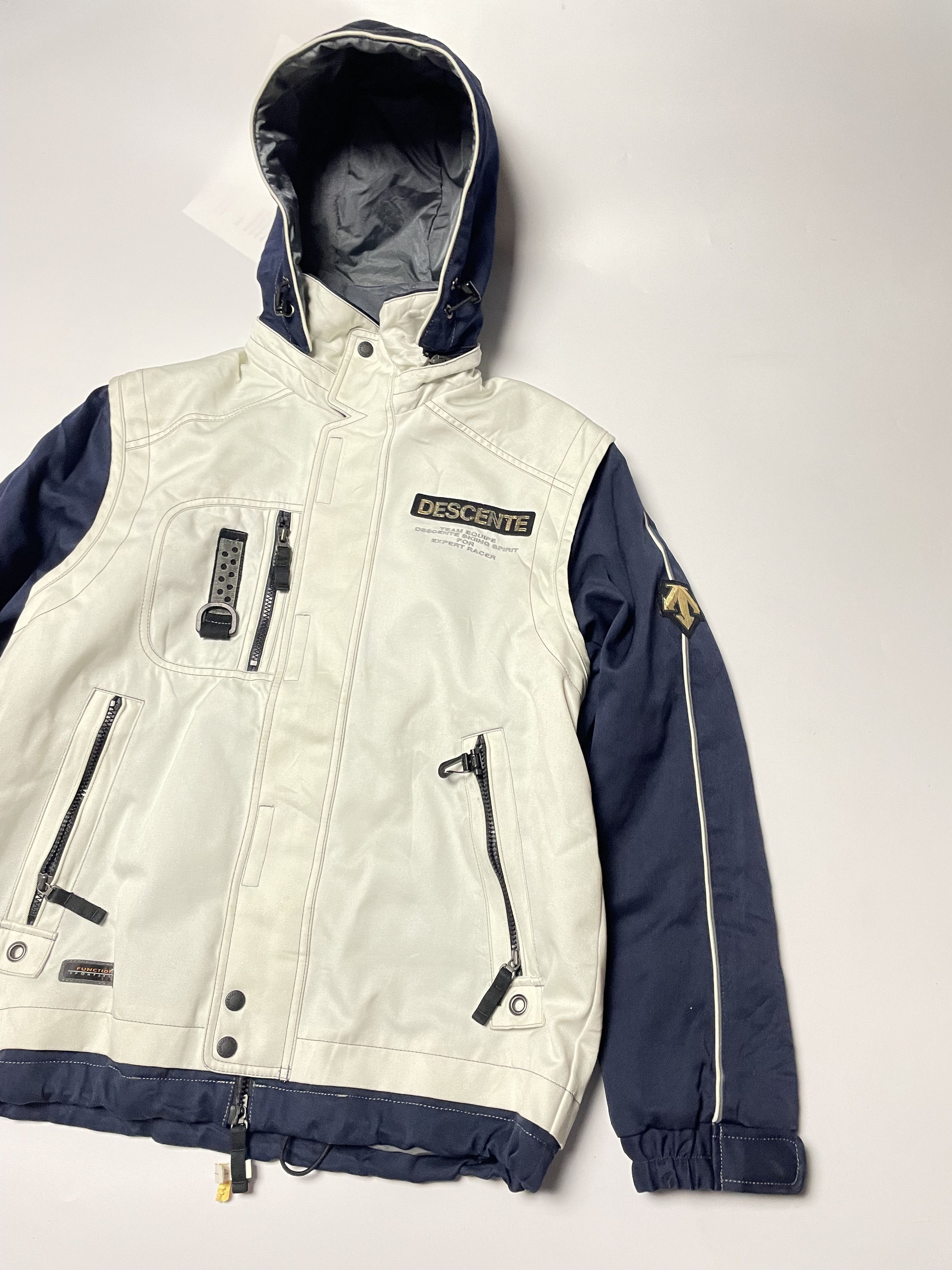 Descente Descente Skii Jacket Medium size Size US M / EU 48-50 / 2 - 3 Thumbnail