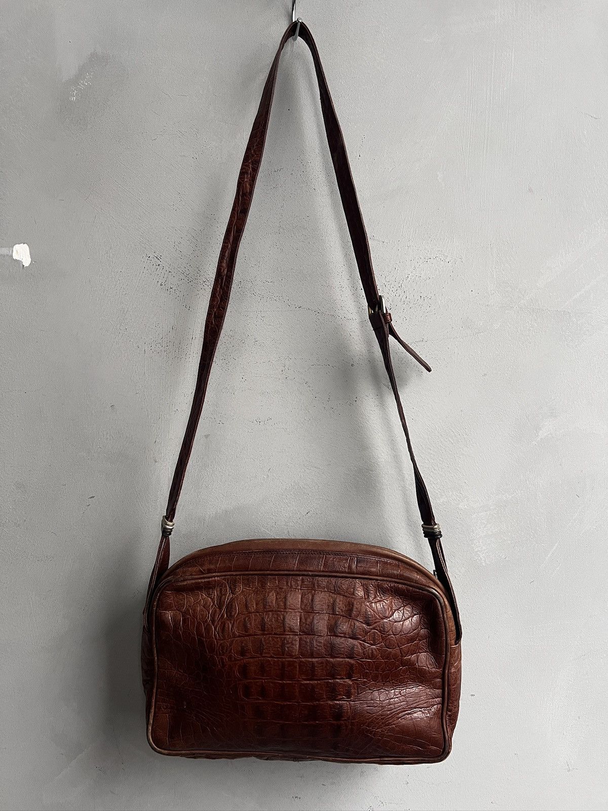 KMRii Brown Leather Crocodile Skin Crossbody kmrii style Size ONE SIZE - 8 Thumbnail