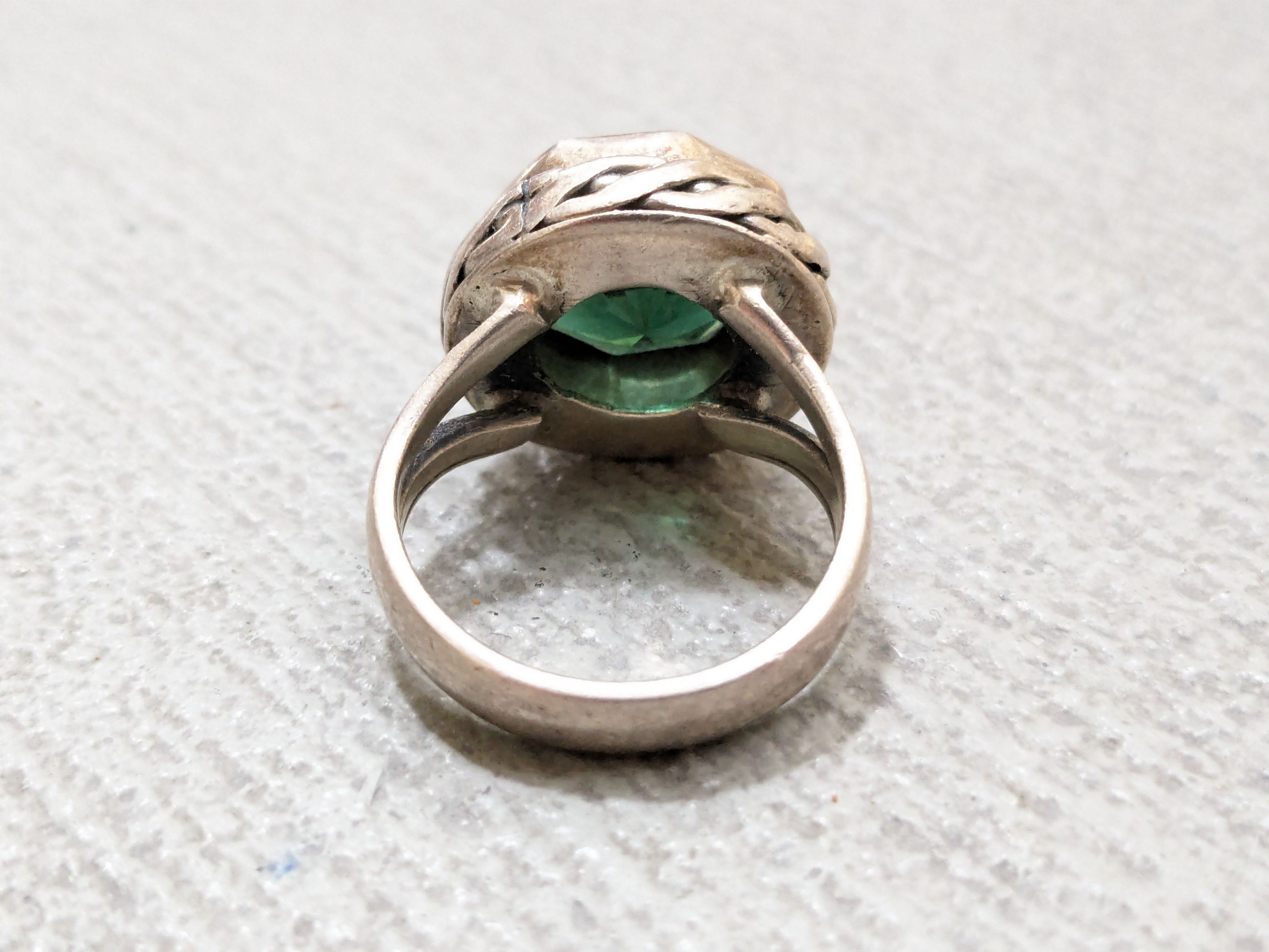 Jewelry Vintage Sterling Silver Ring 5.75 Green Glass Octagon Size ONE SIZE - 8 Thumbnail