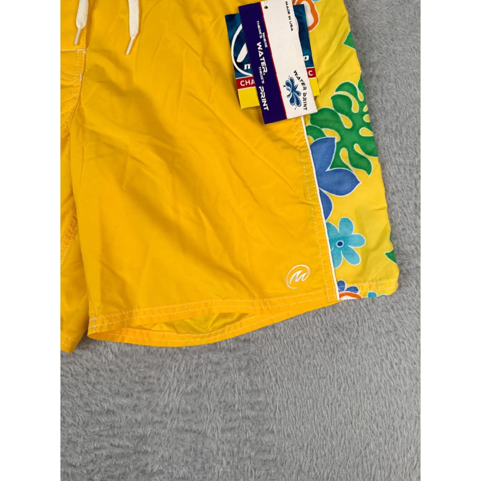 Vintage Mysterioso Board Shorts Womens 8 Yellow Pattern Changing Chameleon Fabric Trunks Size 30" / US 8 / IT 44 - 2 Thumbnail