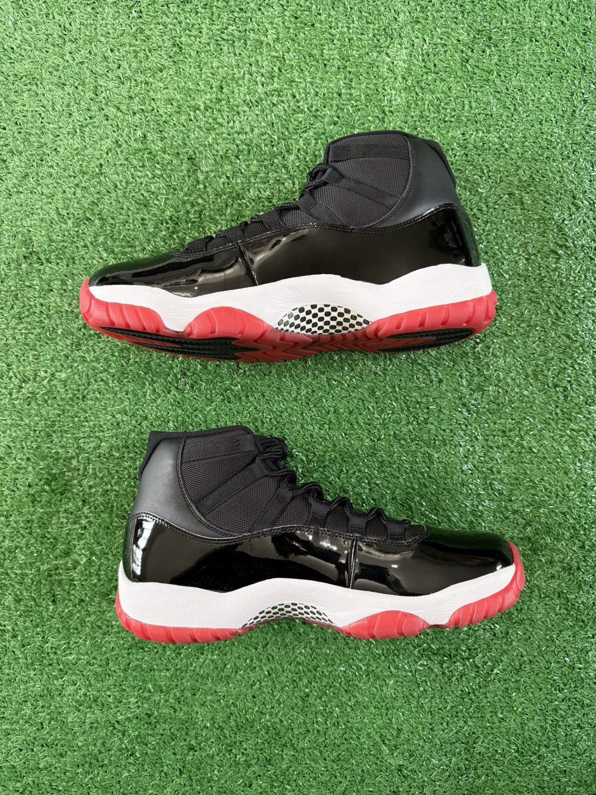 Jordan Brand Nike Air Jordan 11 Retro Bred Size US 11.5 / EU 44-45 - 4 Thumbnail