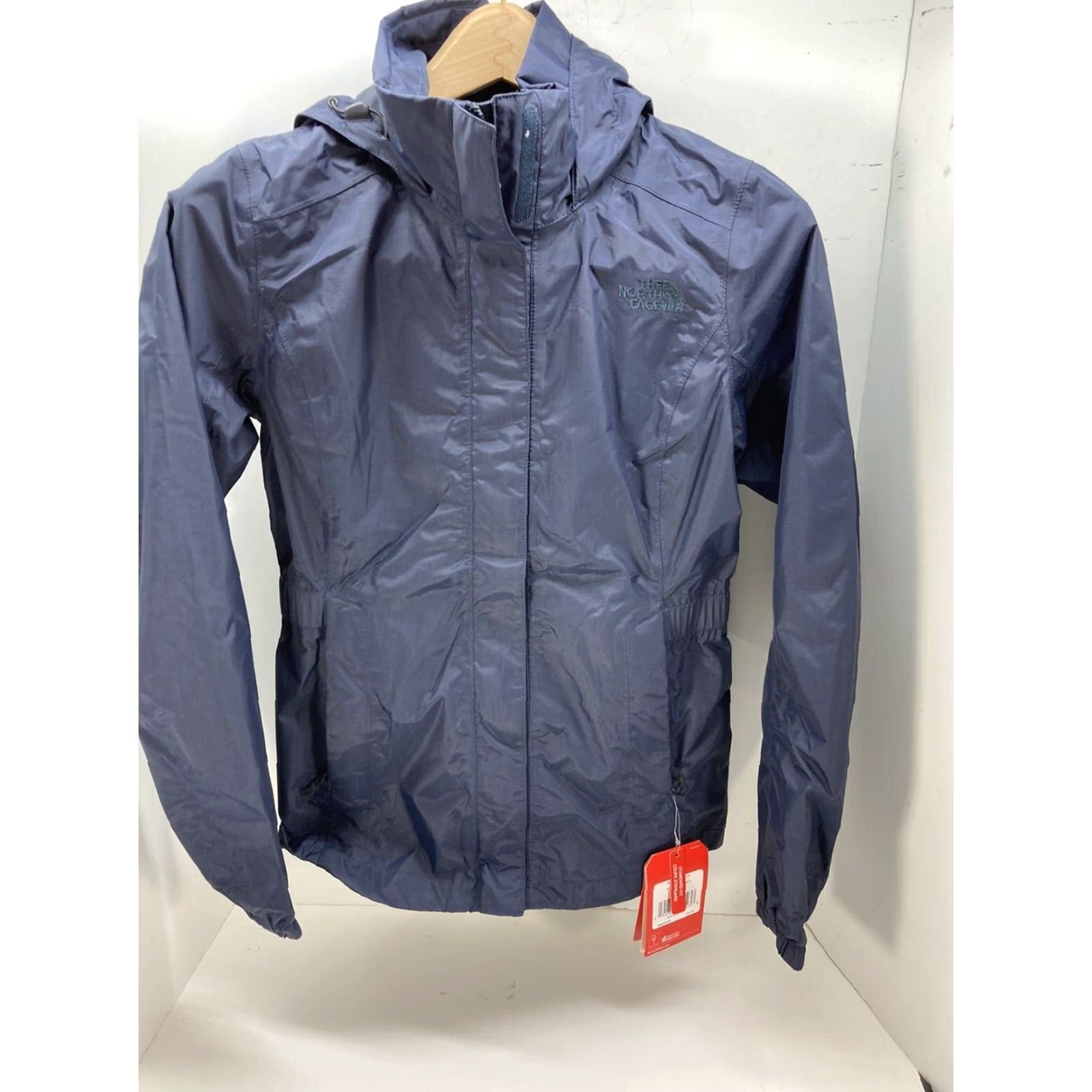 The North Face VINTAGE? No, not vintage. The North Face Womens XS Resolve Parka II Blue Coat Parka Womens XS Blue NWT Free Shipping Size XS / US 0-2 / IT 36-38 - 2 Thumbnail