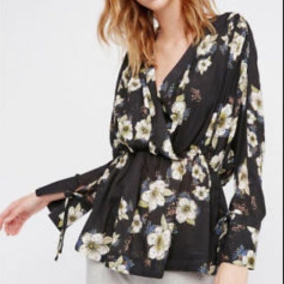 Free People Free People Tucson Dreams Floral Black Tunic Top Size S / US 4 / IT 40 - 1 Thumbnail