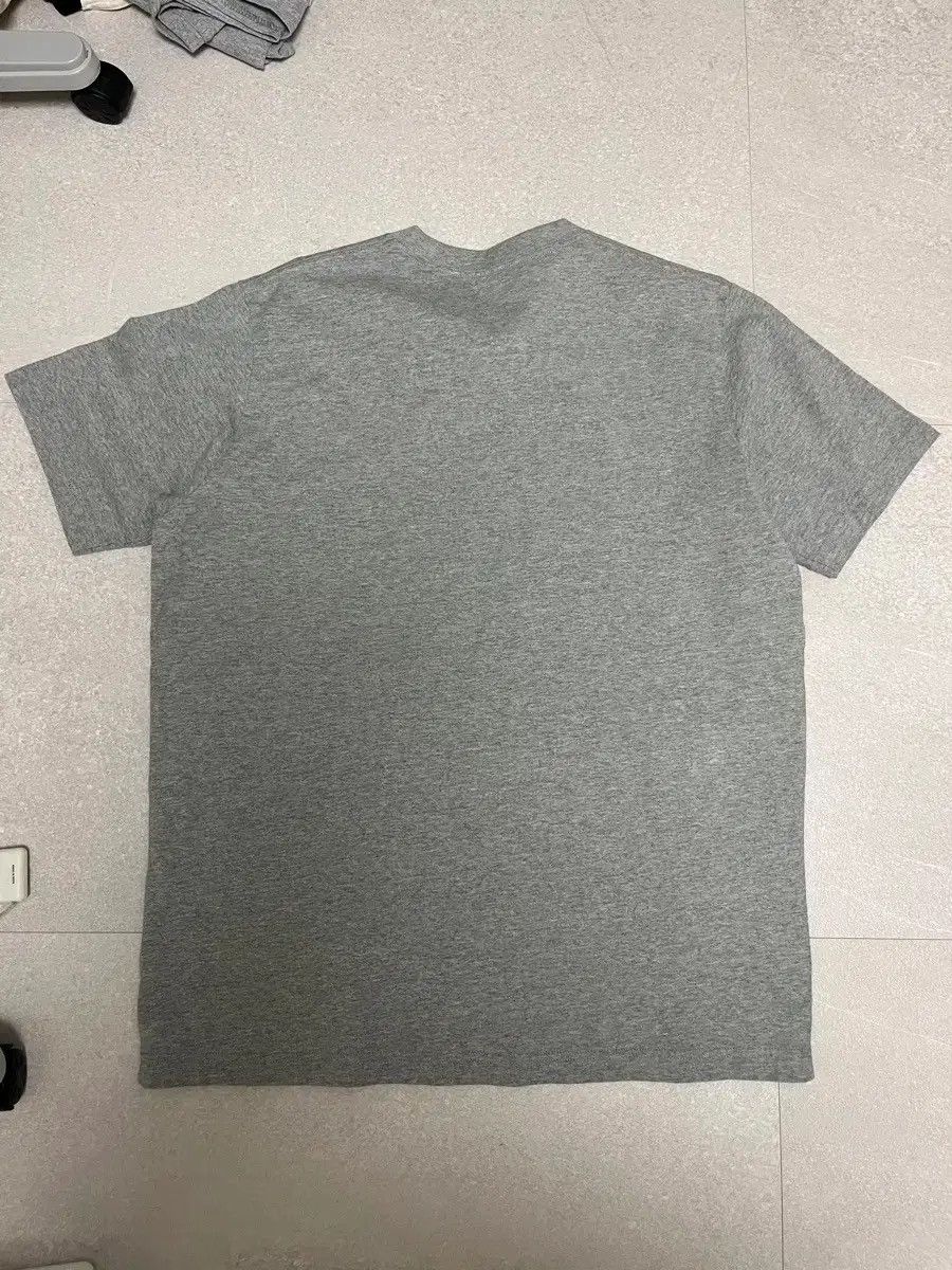 Uniqlo Uniqlo UT Jean Michel Basquit t shirt Size US XL / EU 56 / 4 - 3 Thumbnail