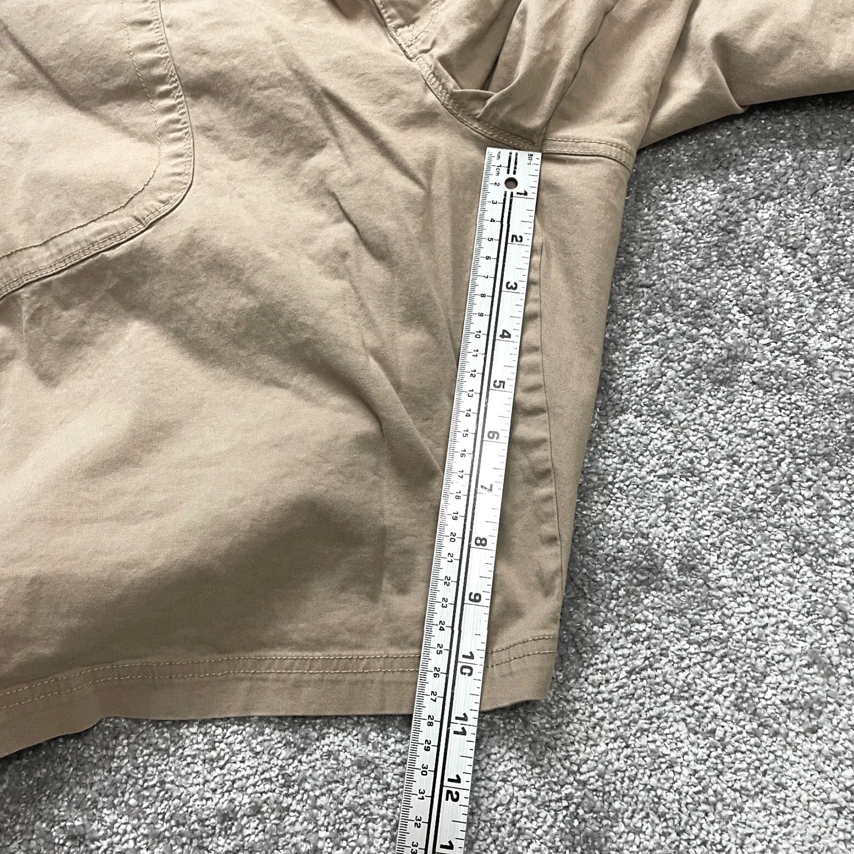 Gloria Vanderbilt Gloria Vanderbilt Bermuda Shorts Womens Plus 24W Brown Khaki Average Cotton 11" Shorts Slim? Size 42" / US 20 - 3 Thumbnail