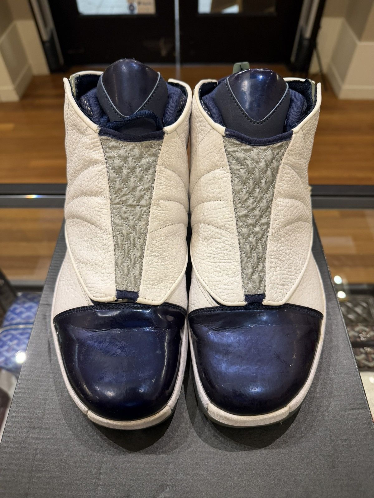 Jordan Brand Jordan 15 Retro ‘Midnight Navy’ Size US 10.5 / EU 43-44 - 4 Thumbnail
