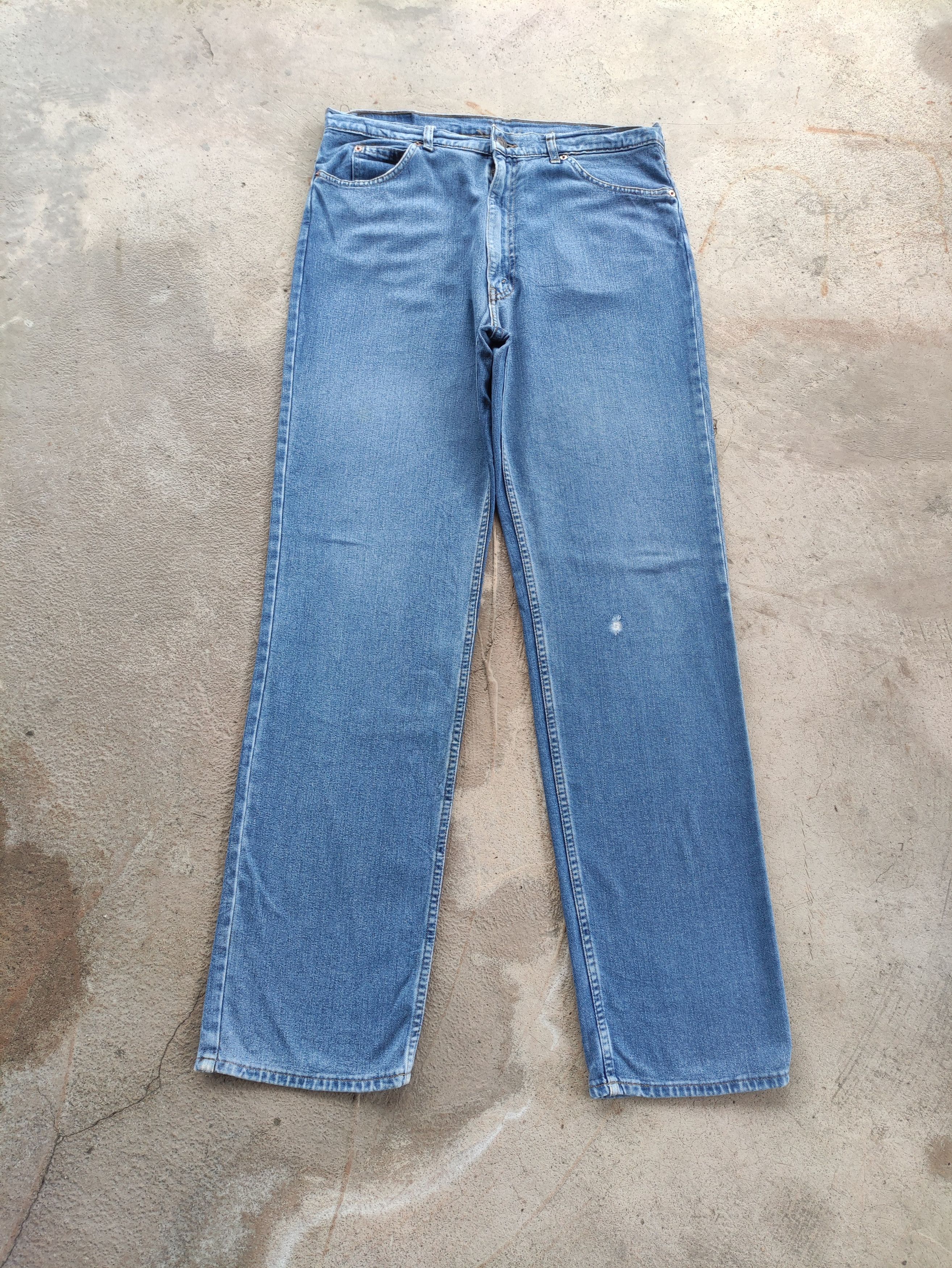 Levi's Vintage Levis Jean Distressed Faded Denim Waist 35 Size US 35 - 1 Thumbnail