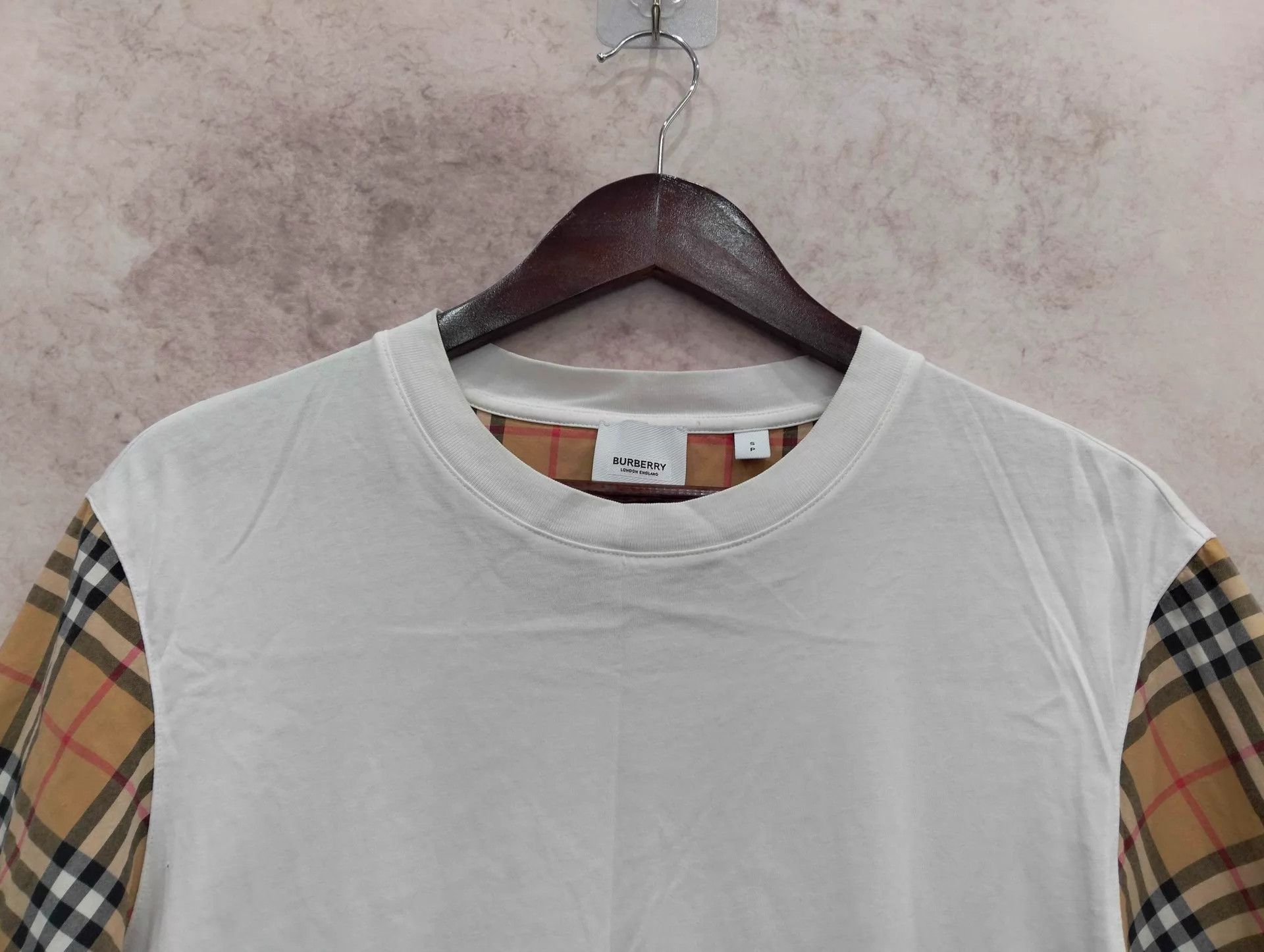 Burberry Burberry Check Crewneck Short Sleeve T-Shirt S 95 New Size S / US 4 / IT 40 - 8 Thumbnail