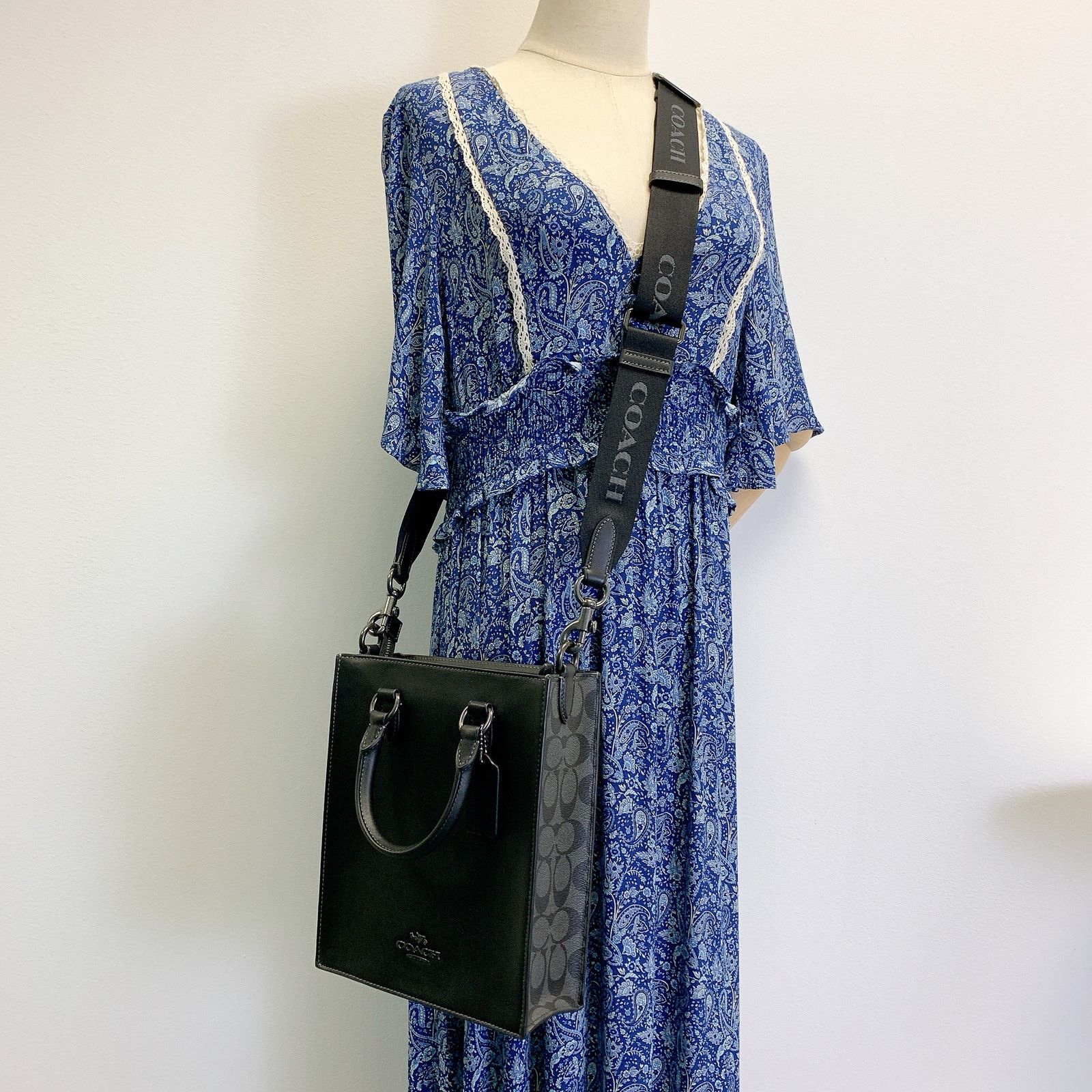 Coach CP050 Dylan Tote Bag In Colorblock Signature Canvas IN