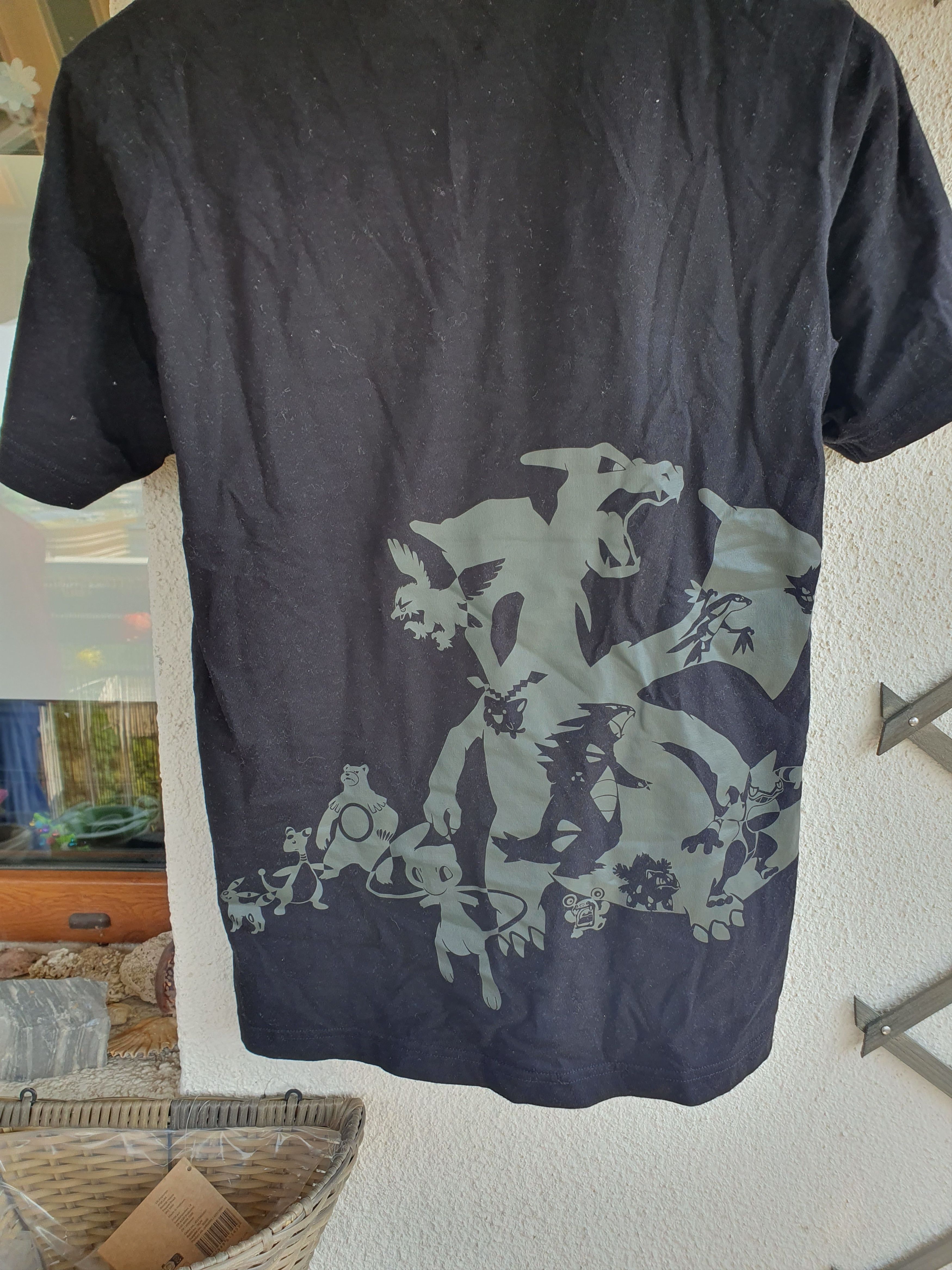 Pokemon × Uniqlo Uniqlo UTGP T-shirt Pikachu Charizard Pokemon GP 2019 L Size US L / EU 52-54 / 3 - 1 Thumbnail