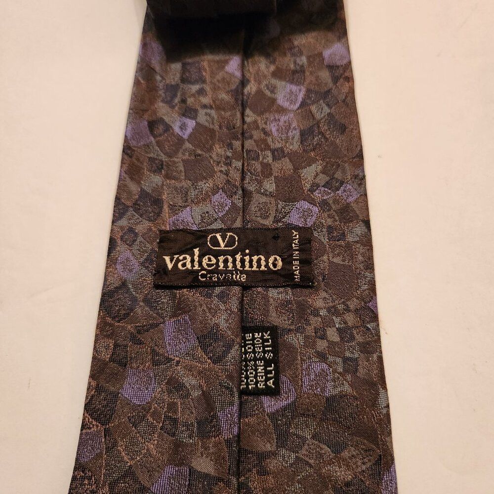 Valentino Valentino men's 100%silk tie 3 1/2" X 56" made in Italy Size ONE SIZE - 2 Thumbnail