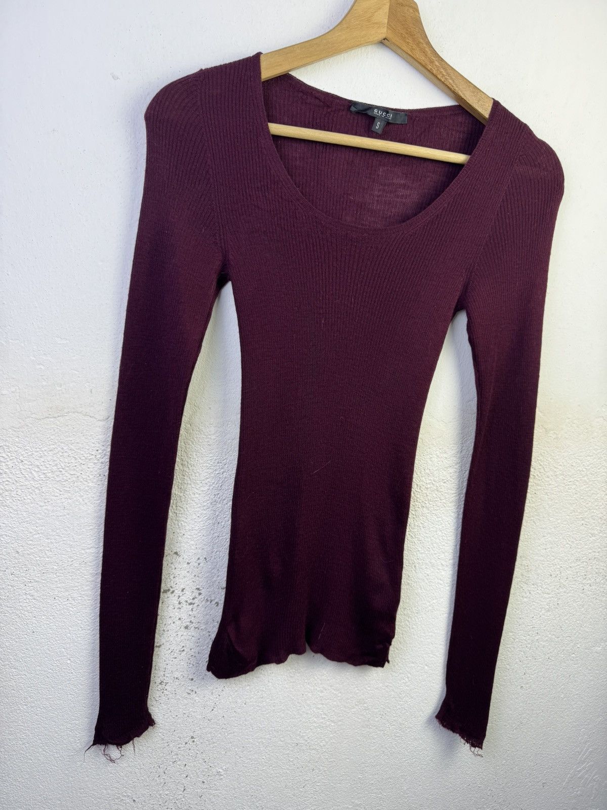 Gucci Gucci ribbed long sleeve scooped neck pullover top Size S / US 4 / IT 40 - 2 Thumbnail