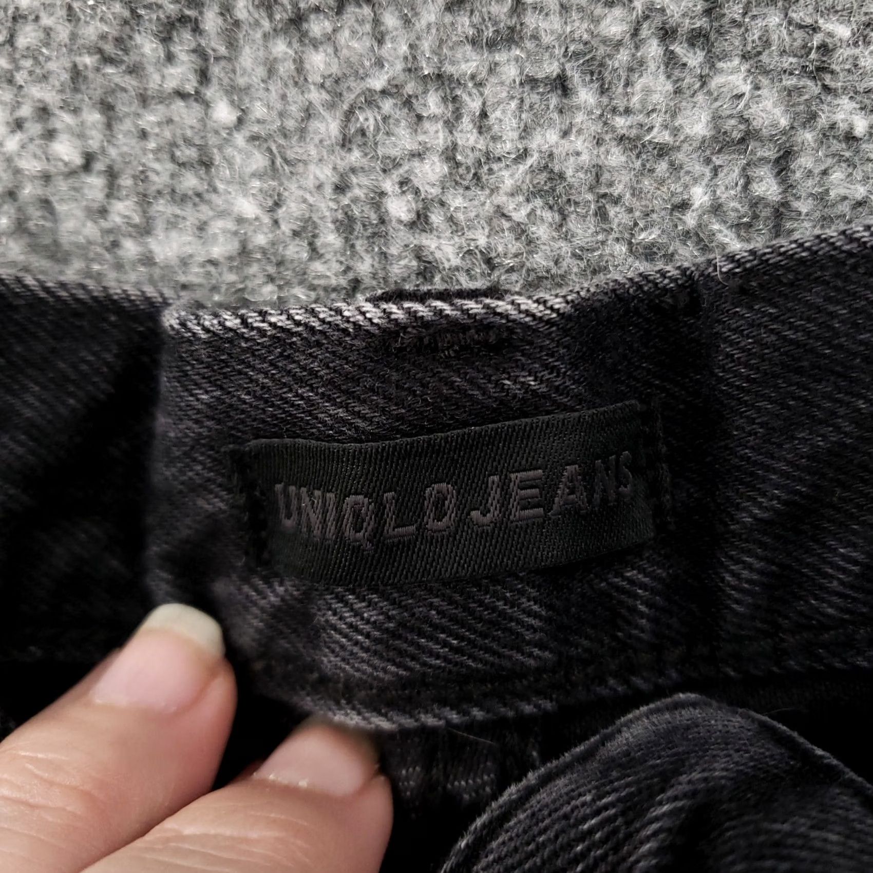 Uniqlo Uniqlo Shorts Women Black High Rise Cut Off Denim Hot Pants 28 Size 28" / US 6 / IT 42 - 7 Thumbnail
