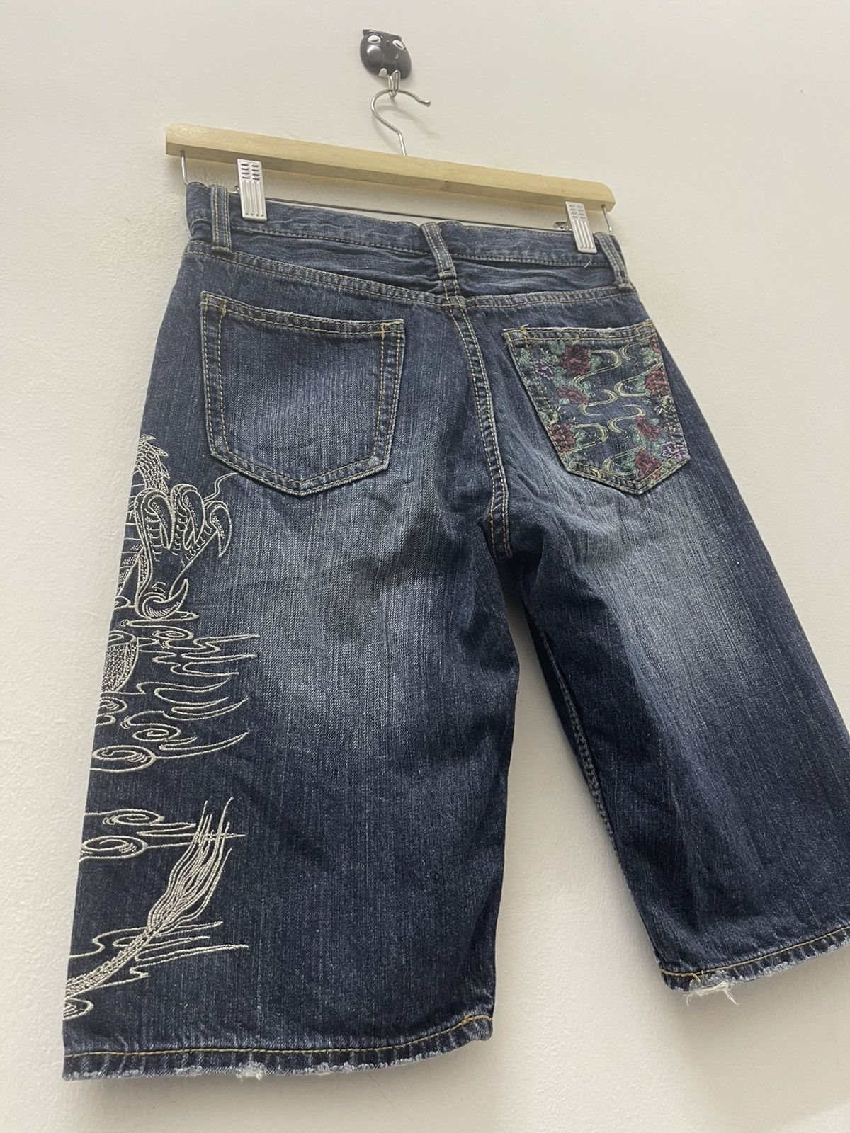 Le Grande Bleu (L.G.B.) Rare Vintage JAPANESE SUKAJAN Dragon Embroidery Jorts Size US 26 / EU 42 - 10 Thumbnail