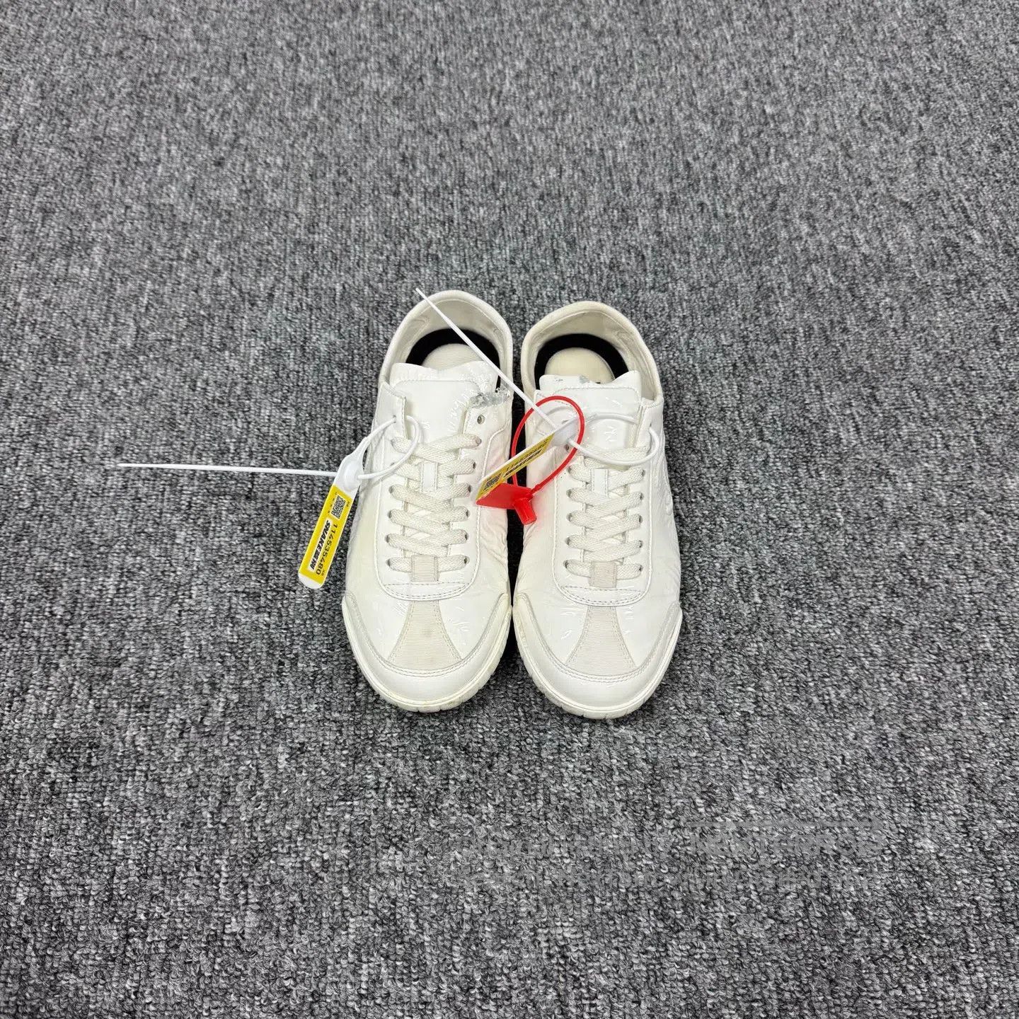 Other Chanel White shoes with a double C logo and a thin sole – Size US 6.5 / IT 36.5 - 3 Thumbnail